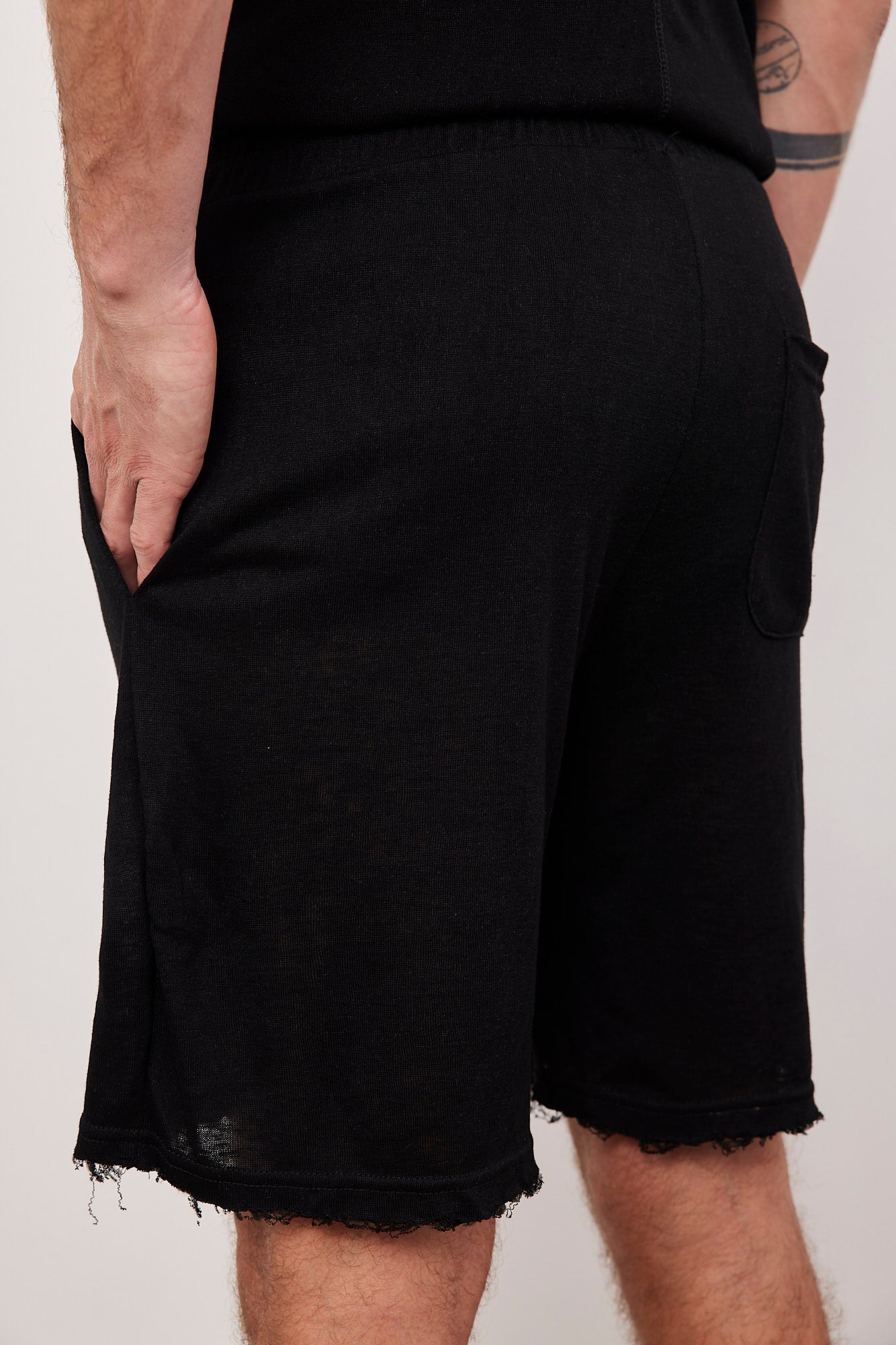 מכנסי ברמודה בשילוב קרעים - ITAY BRANDS