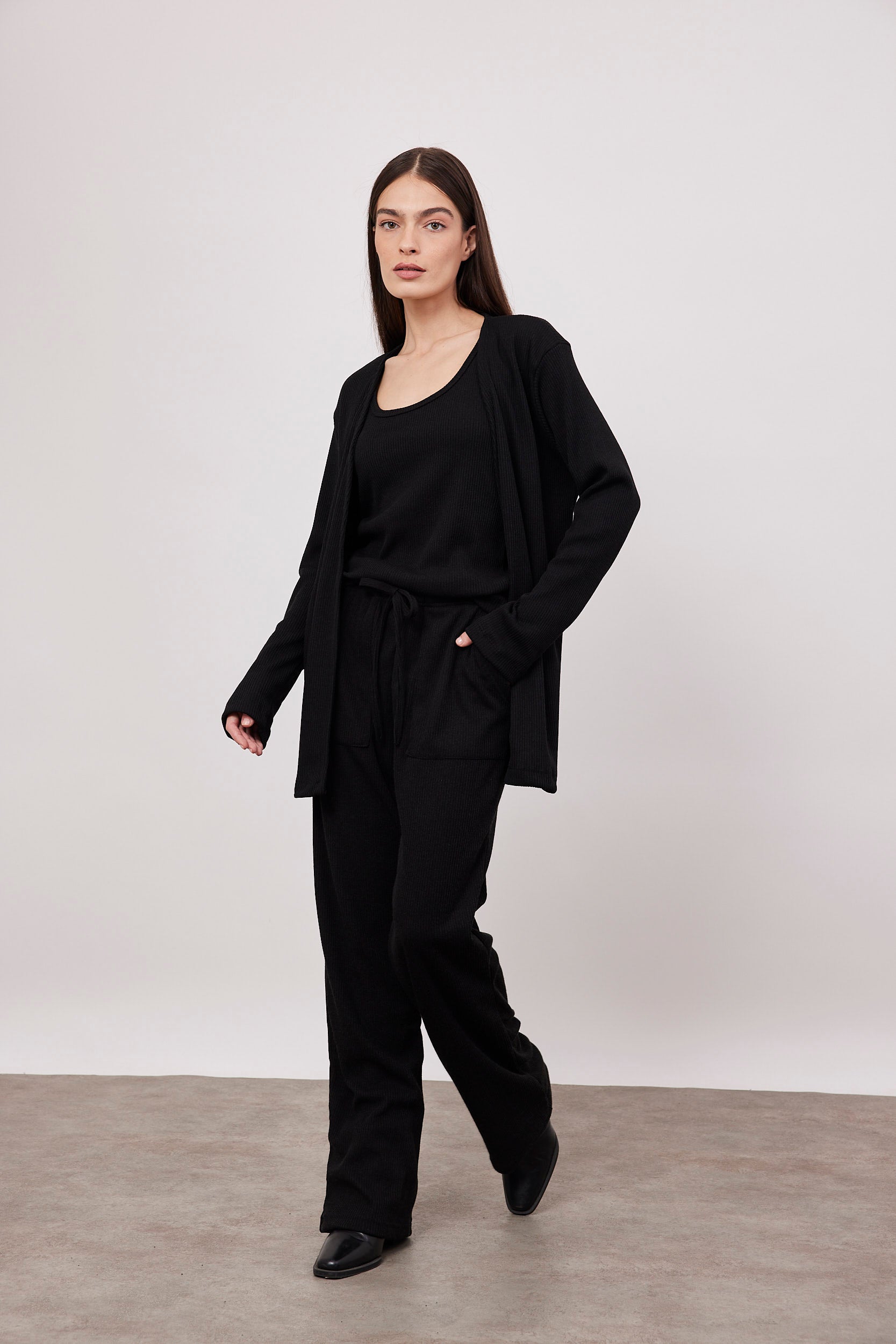 מכנסי סריג עם גומי במותן