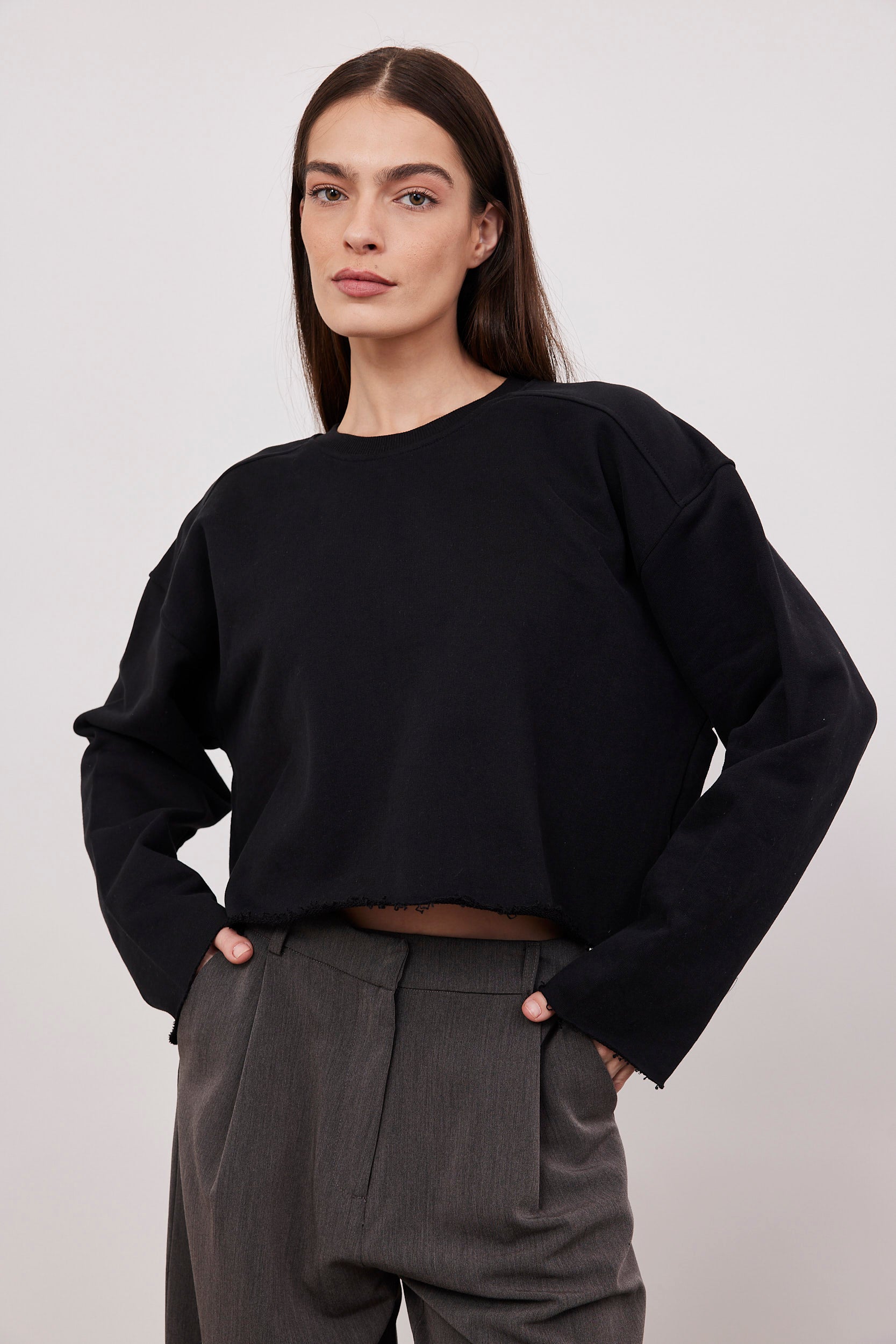 סווטשרט קרופ בסיומת גזורה