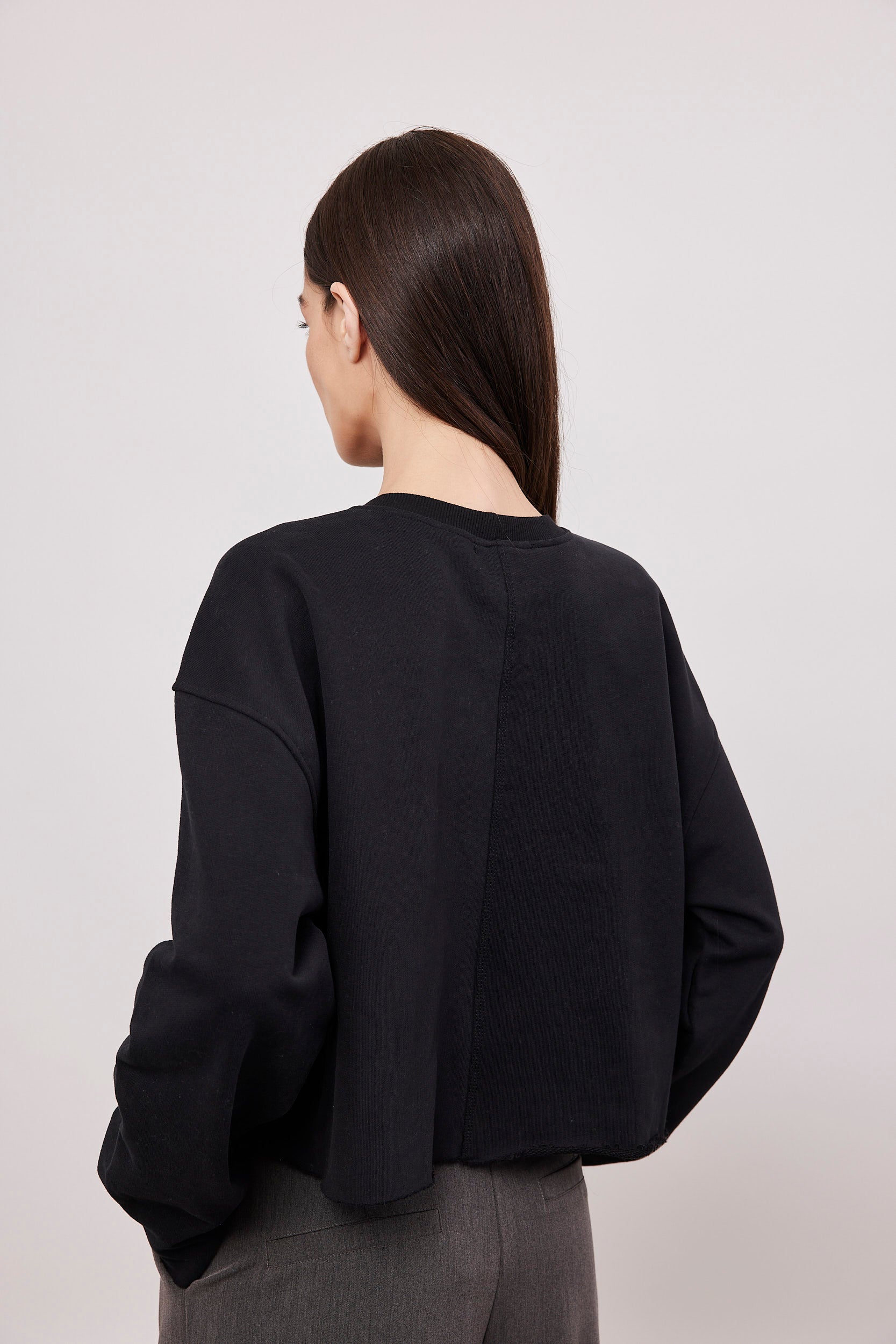 סווטשרט קרופ בסיומת גזורה