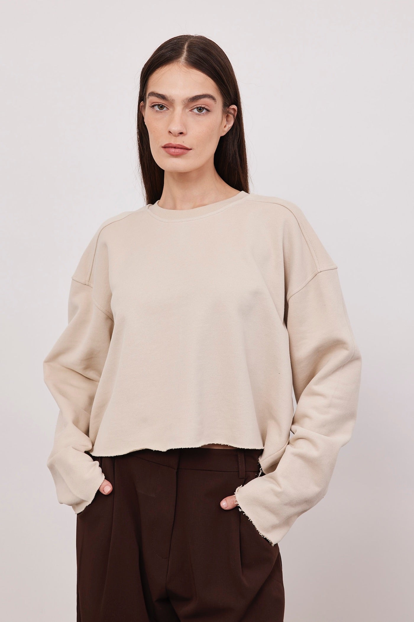 סווטשרט קרופ בסיומת גזורה