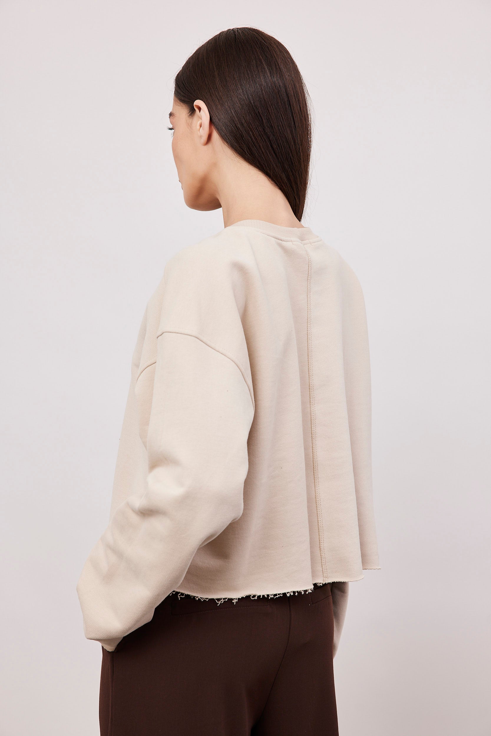 סווטשרט קרופ בסיומת גזורה