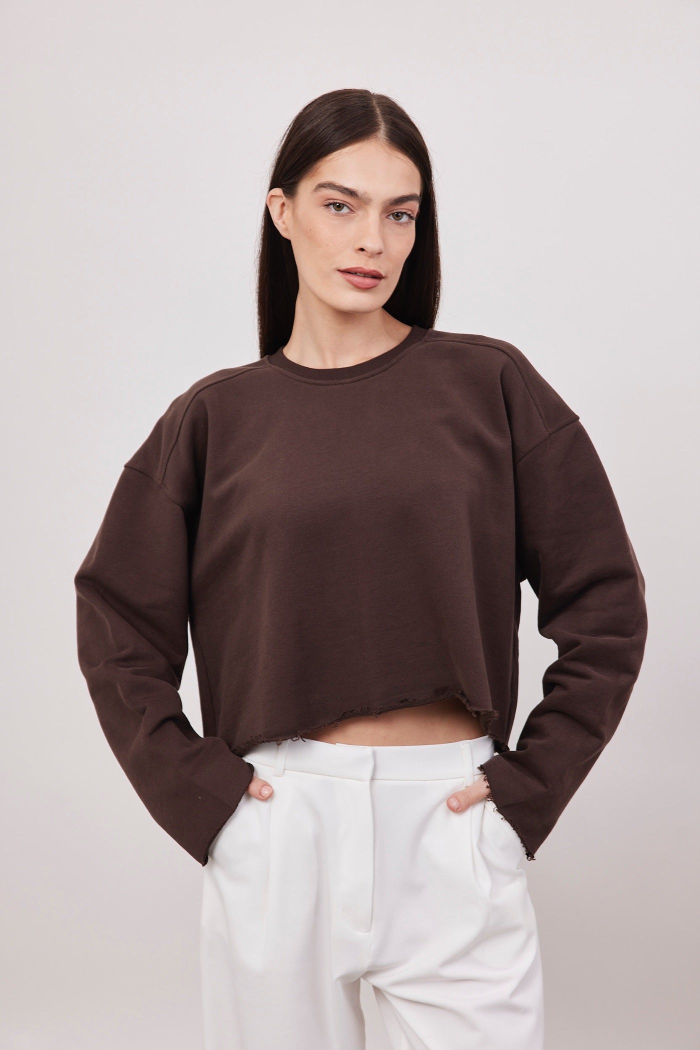 סווטשרט קרופ בסיומת גזורה