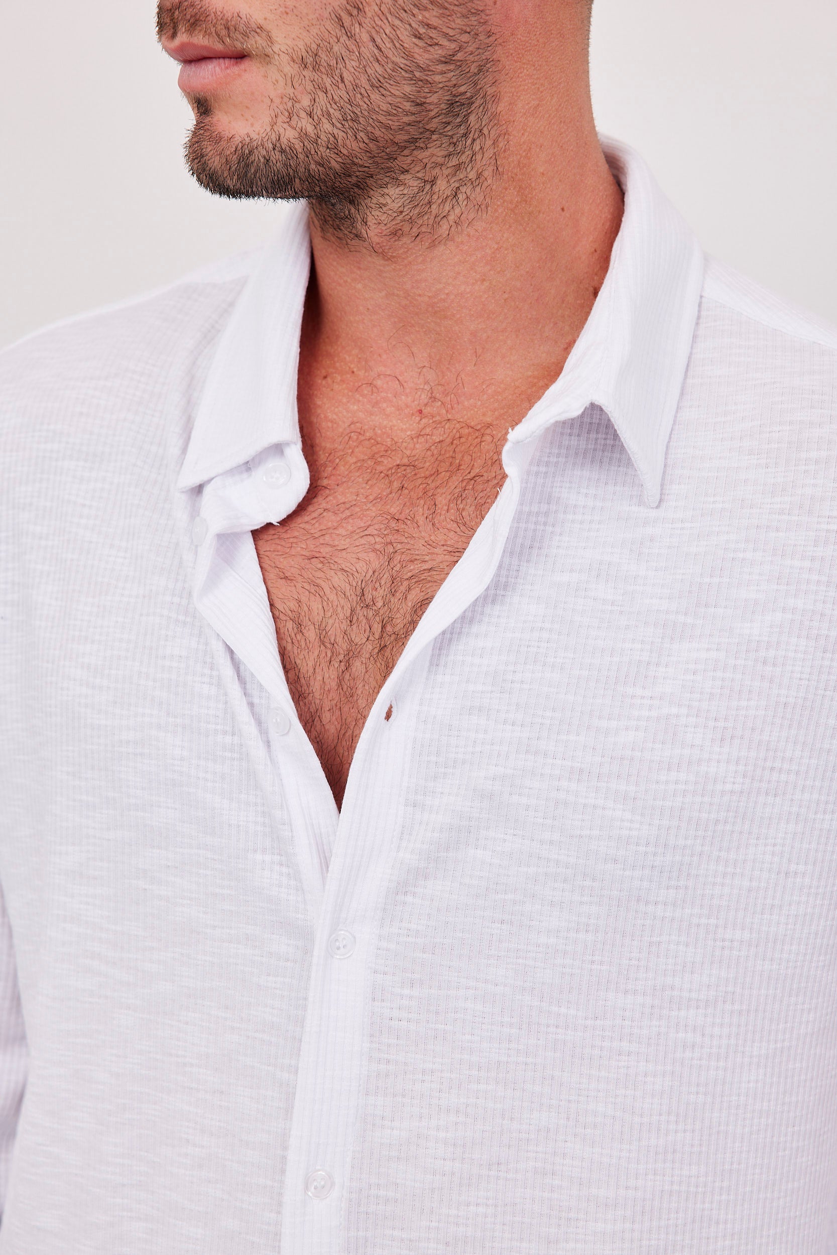 חולצה בטקסטורת פסים מכופתרת