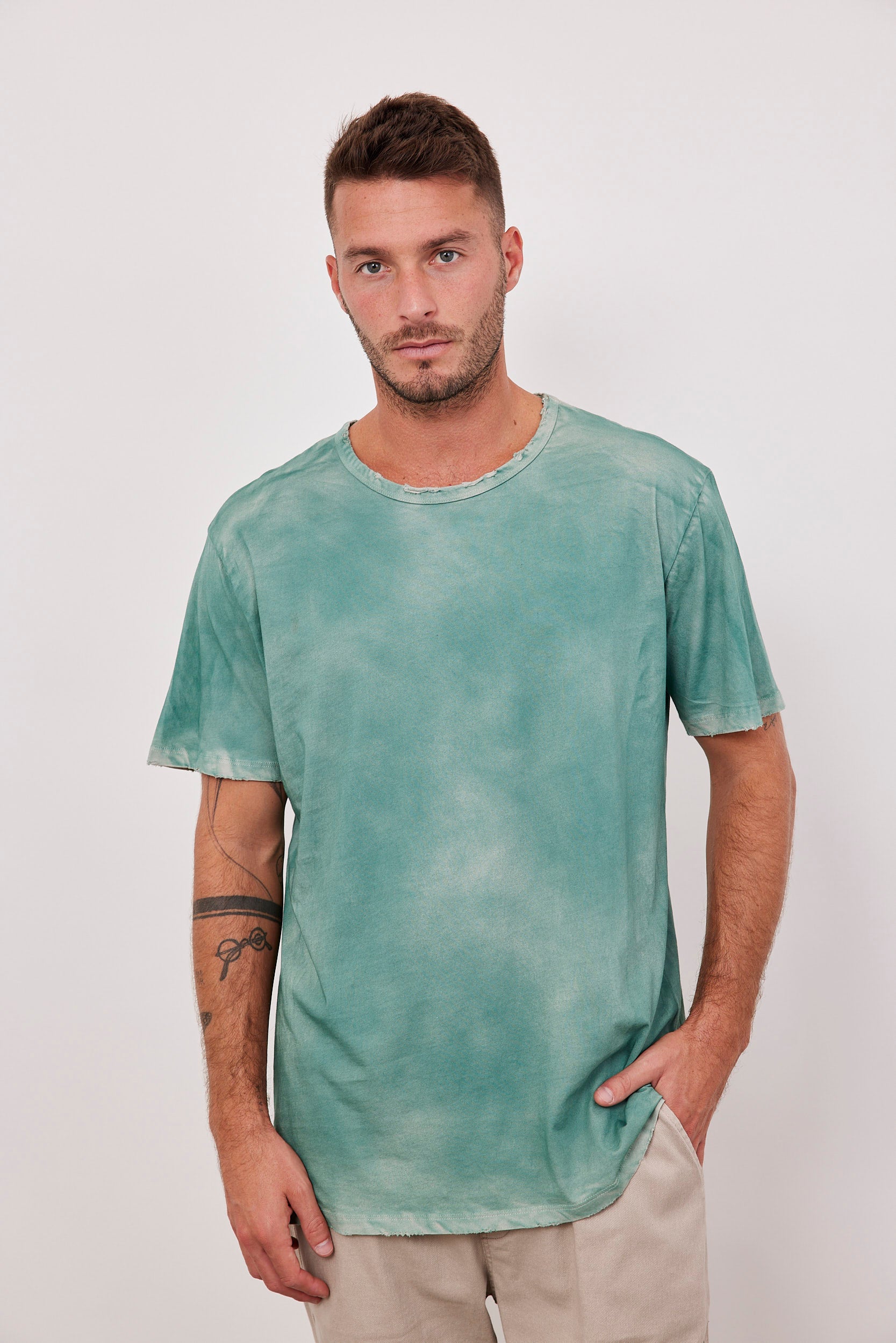 חולצת ווש קצרה עם גימור פרום