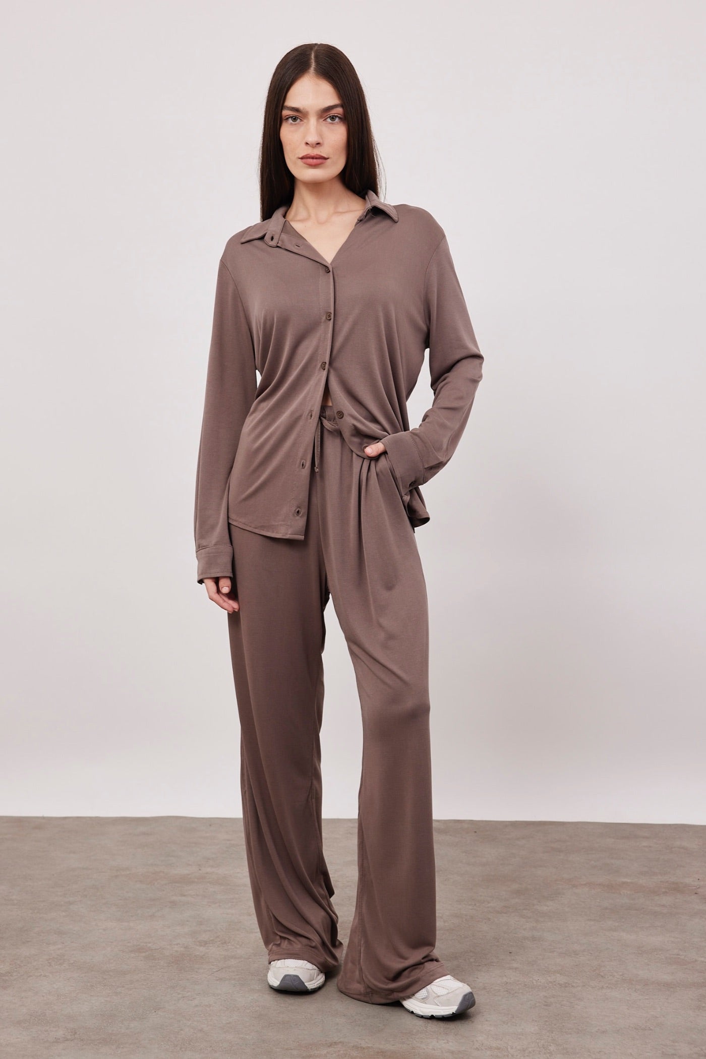 חולצה מכופתרת בד מודל