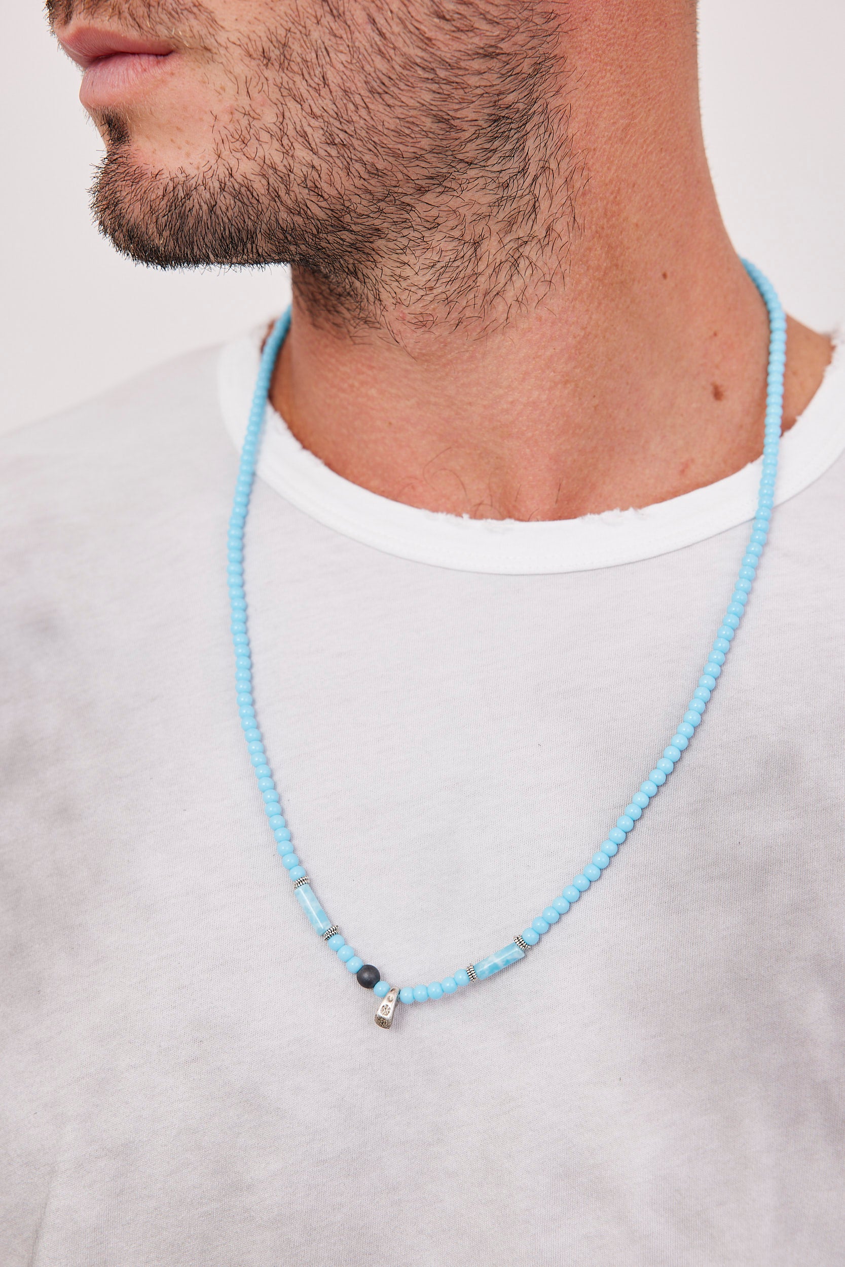 שרשרת משולבת אבנים בגוון תכלת