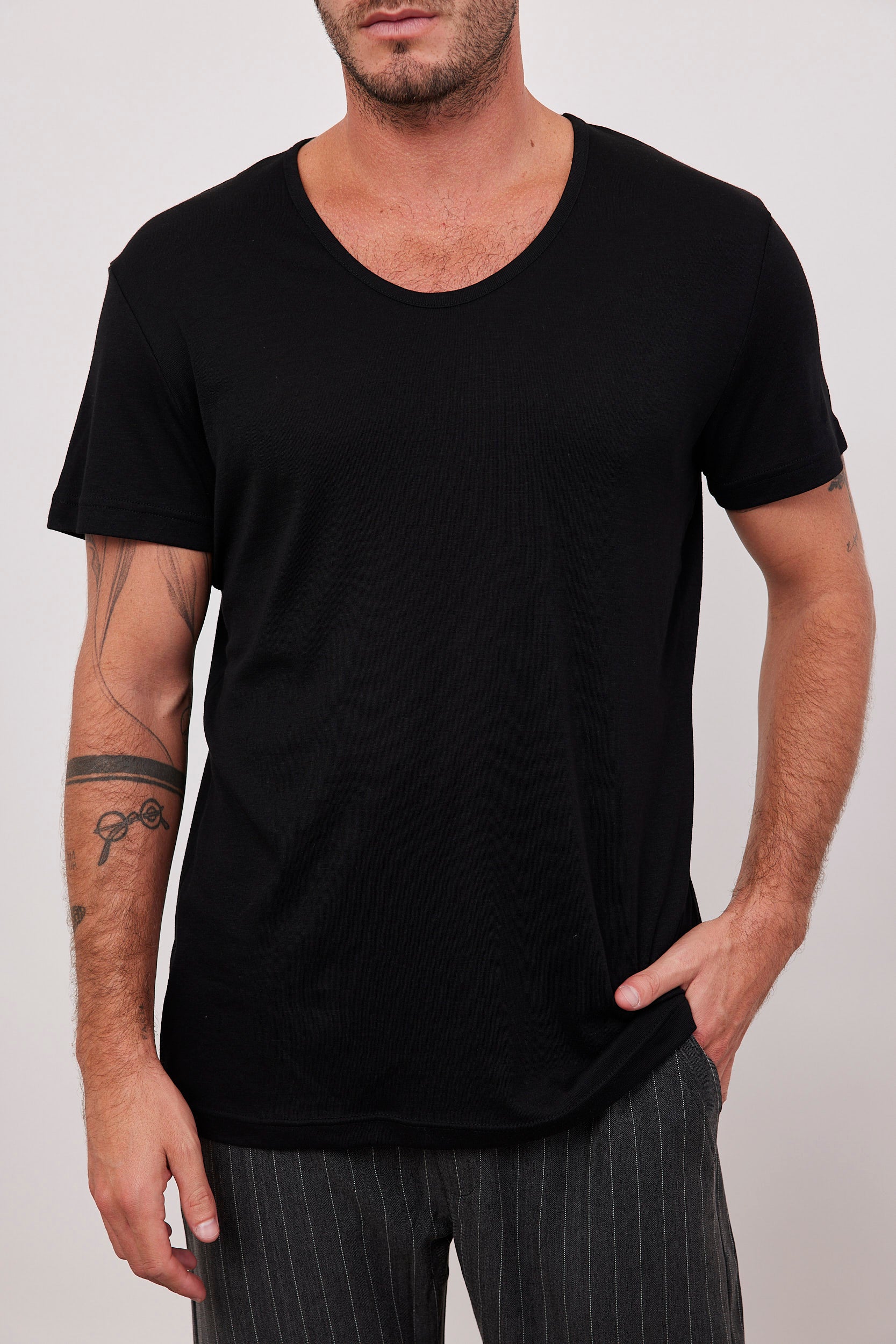 טי-שרט מבד רך במפתח עגול