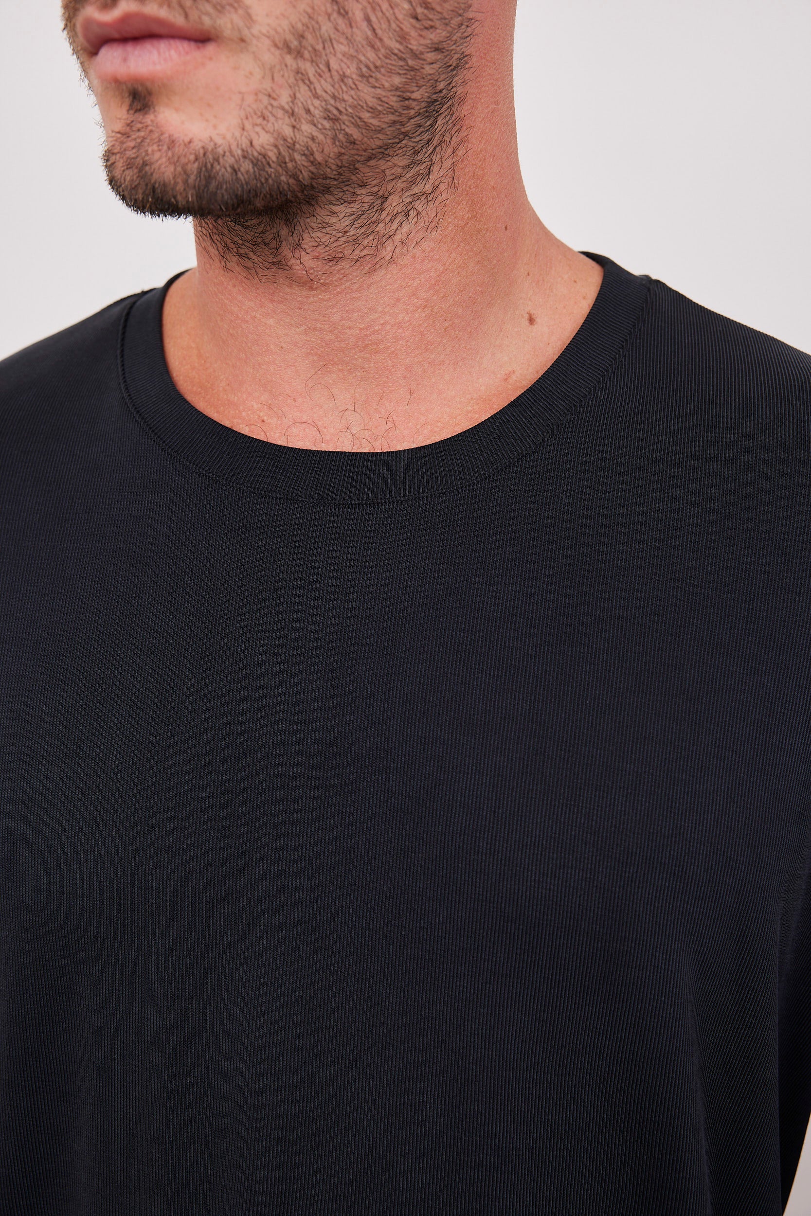 חולצת מודל ארוכה