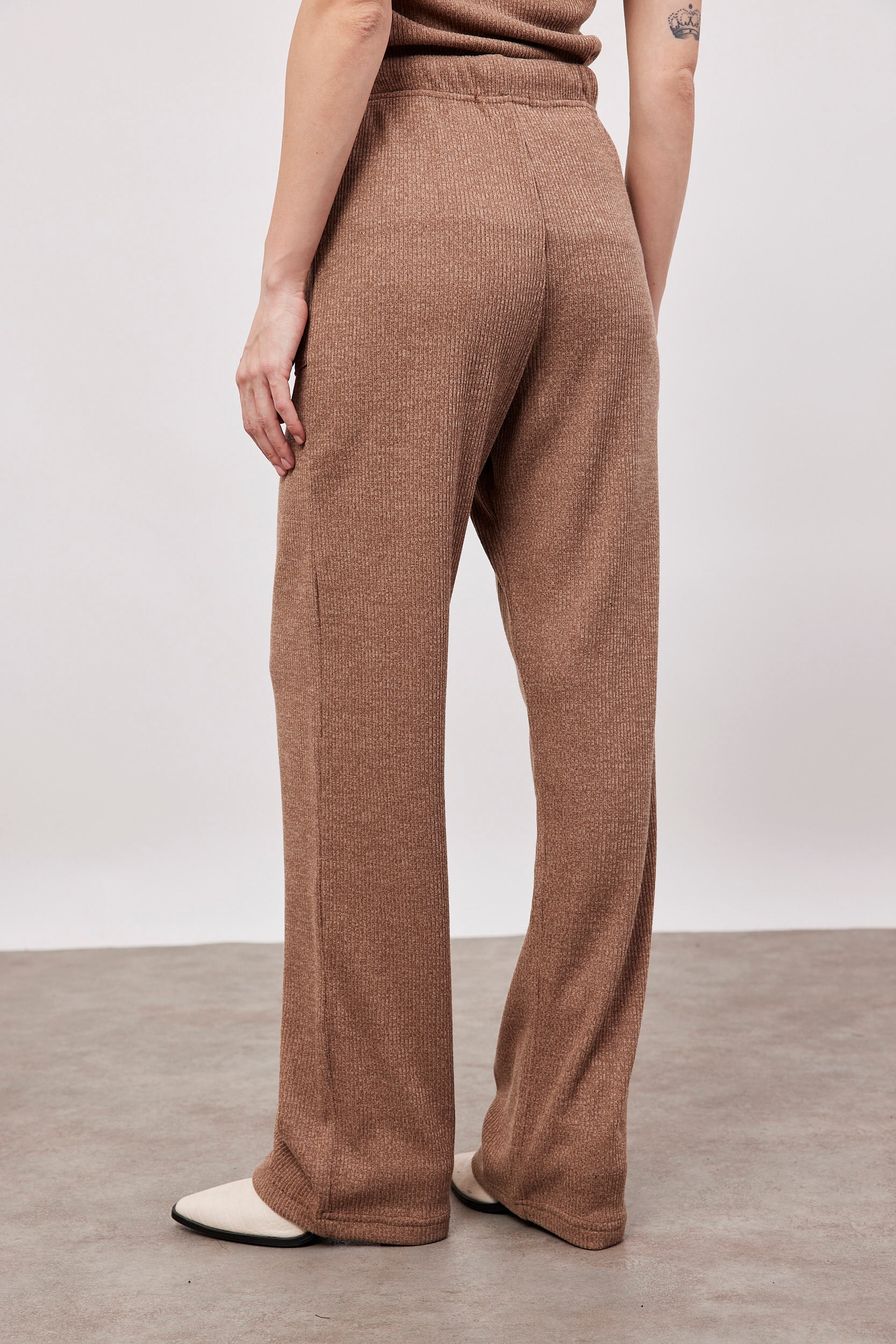 מכנסי סריג עם גומי במותן