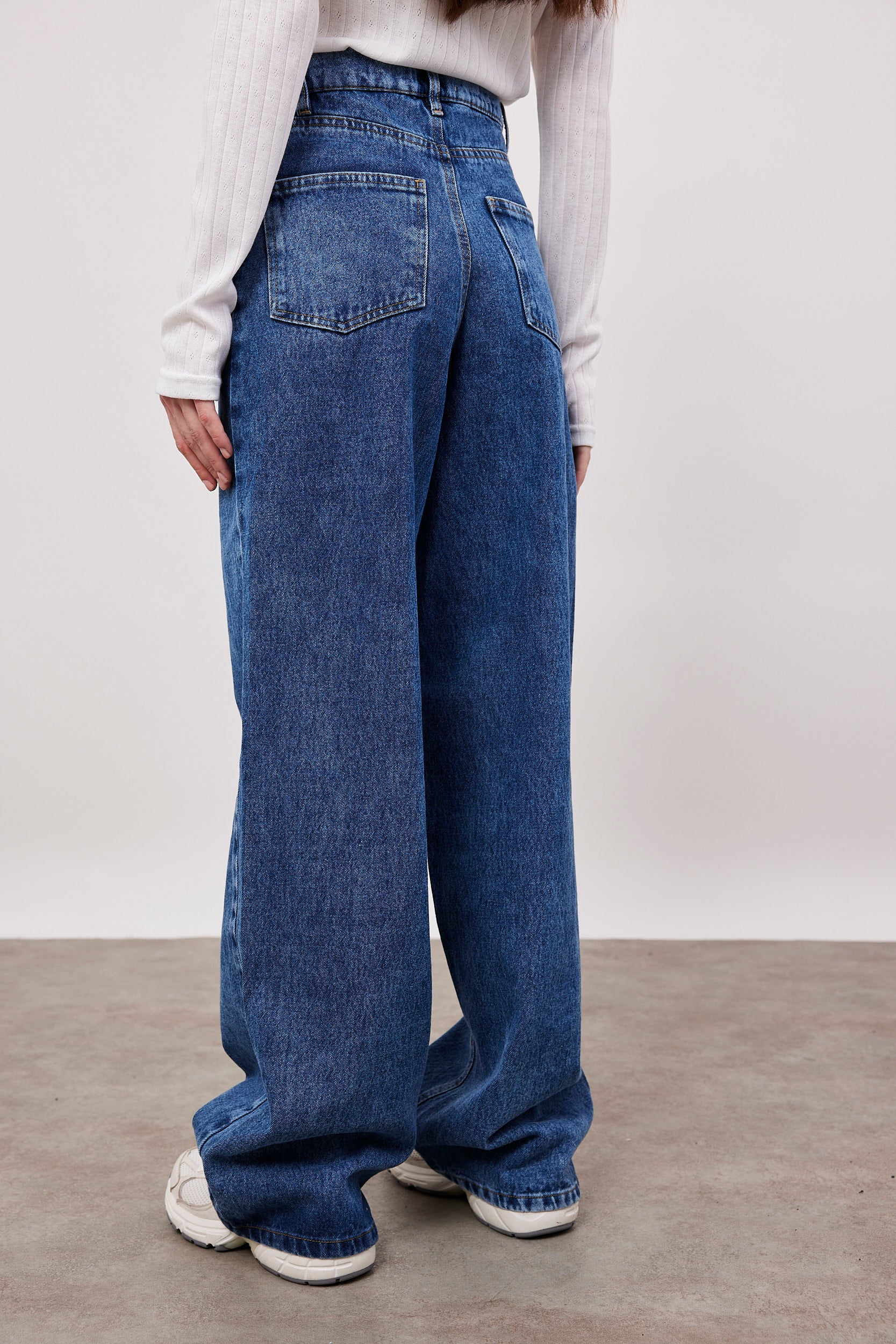 ג׳ינס בסיומת מתרחבת