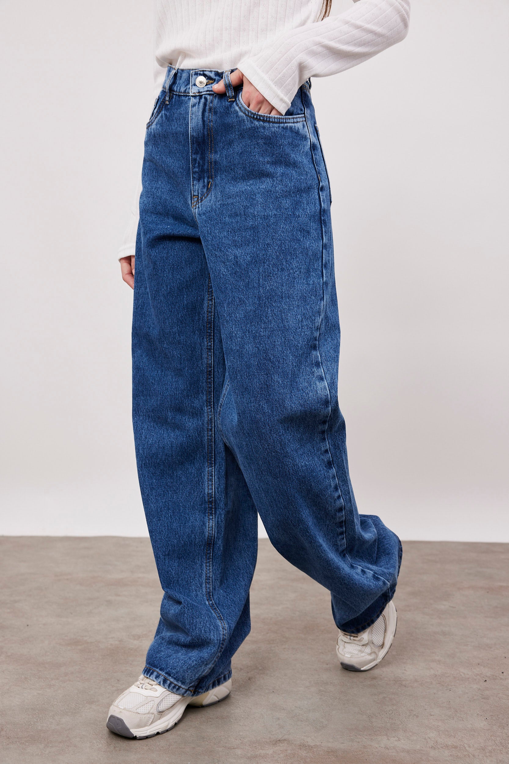 ג׳ינס בסיומת מתרחבת