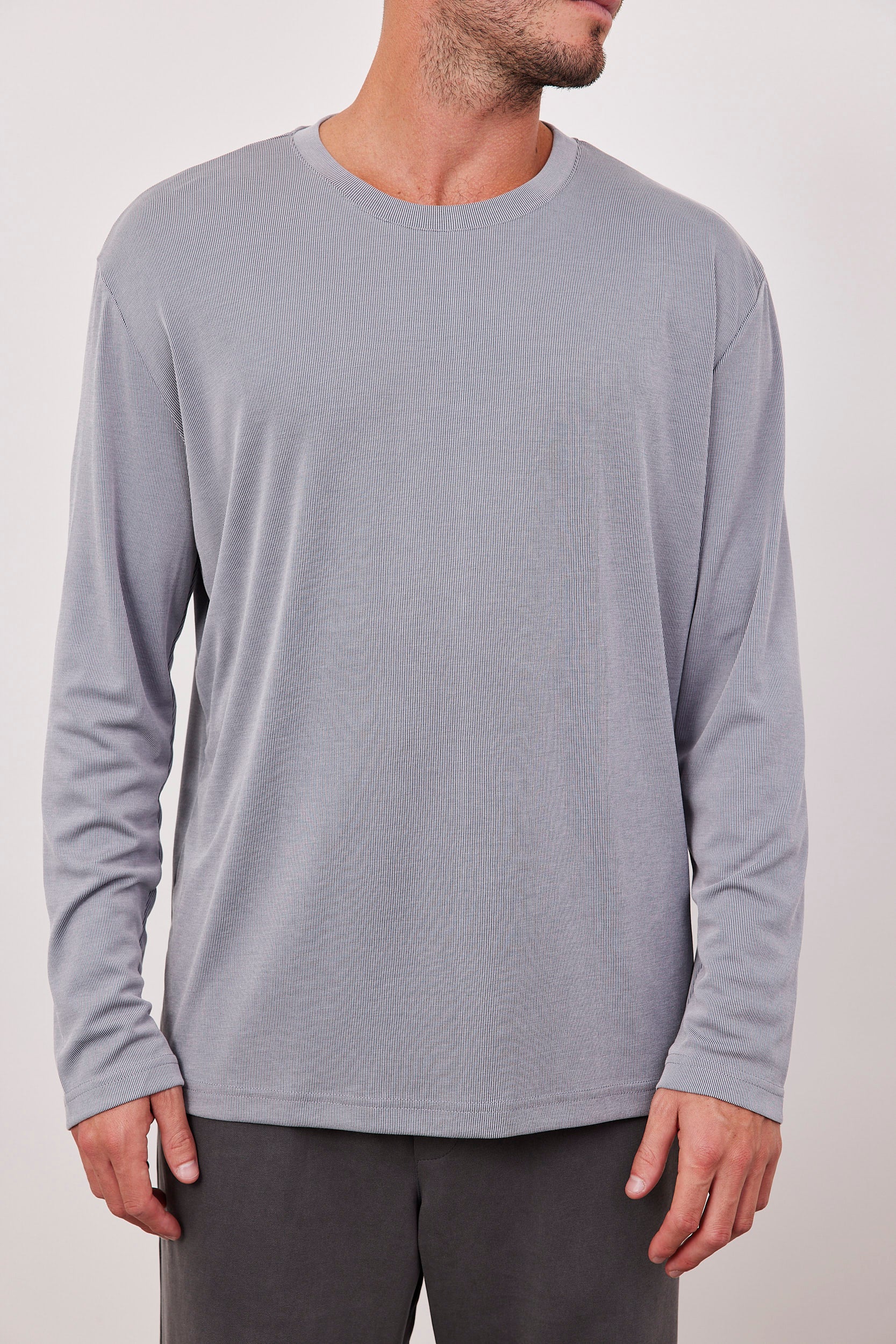 חולצת מודל ארוכה