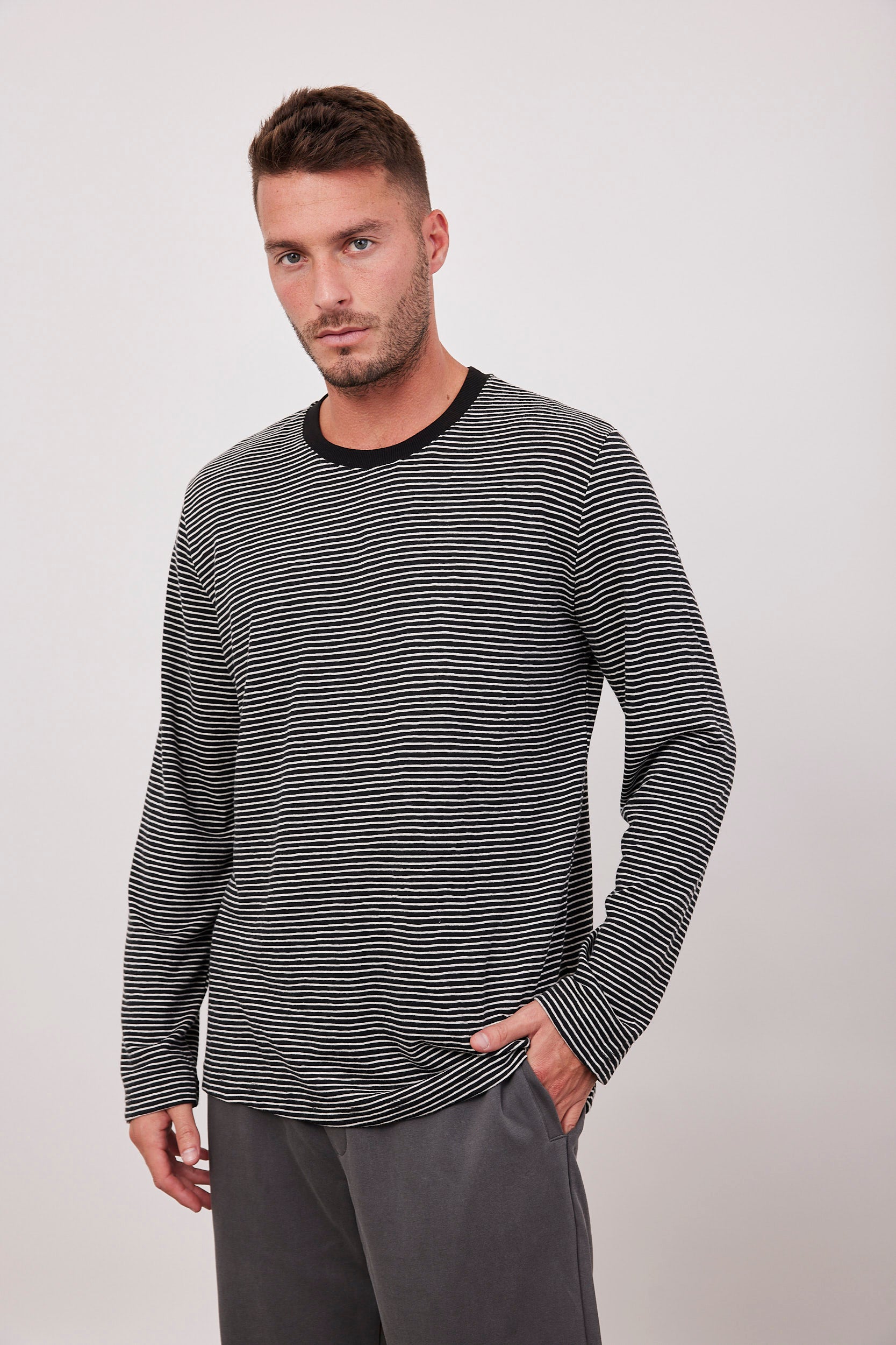 חולצת סריג דקה בהדפס פסים