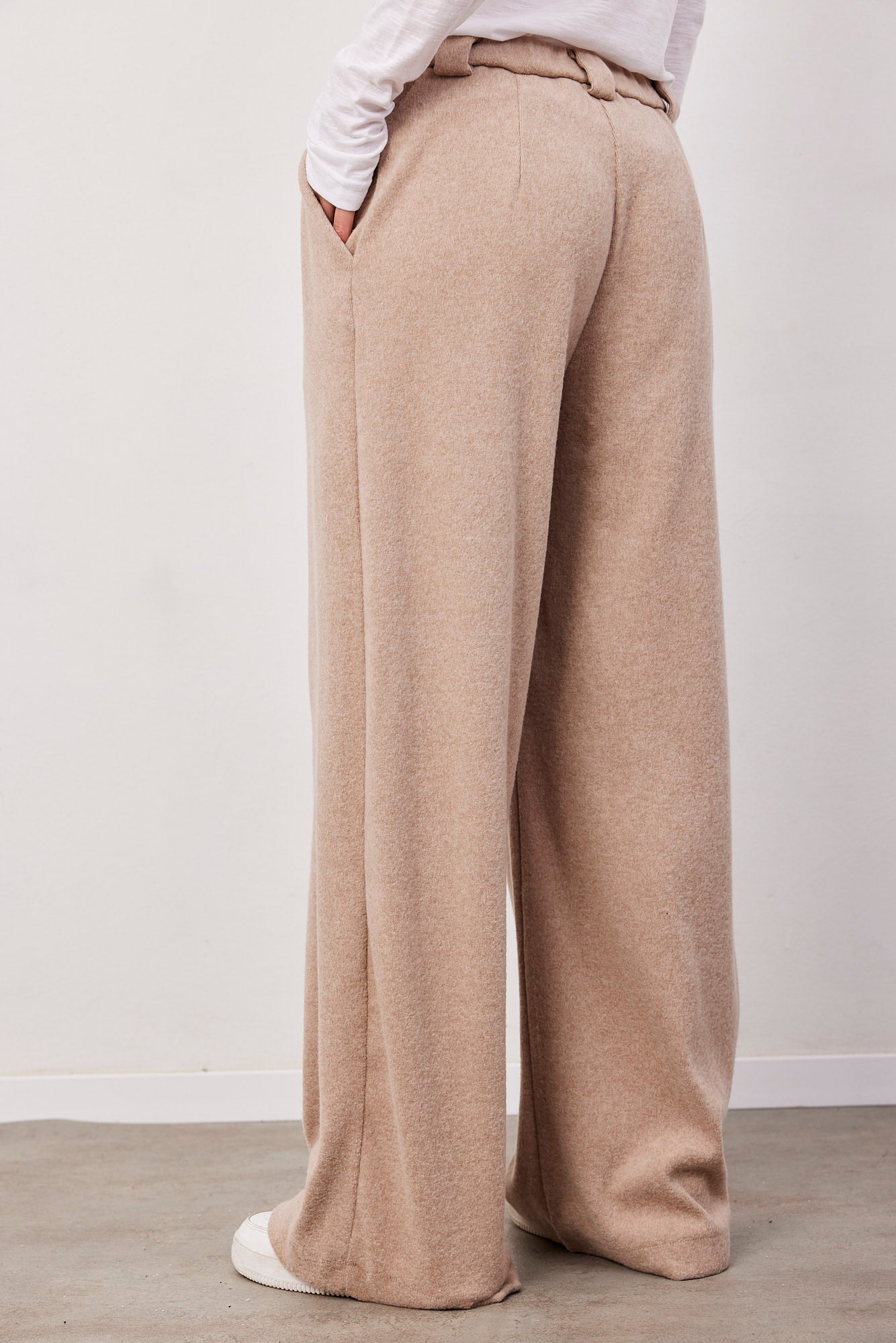 מכנסיים בגזרת אוברסייז עם גומי - ITAY BRANDS