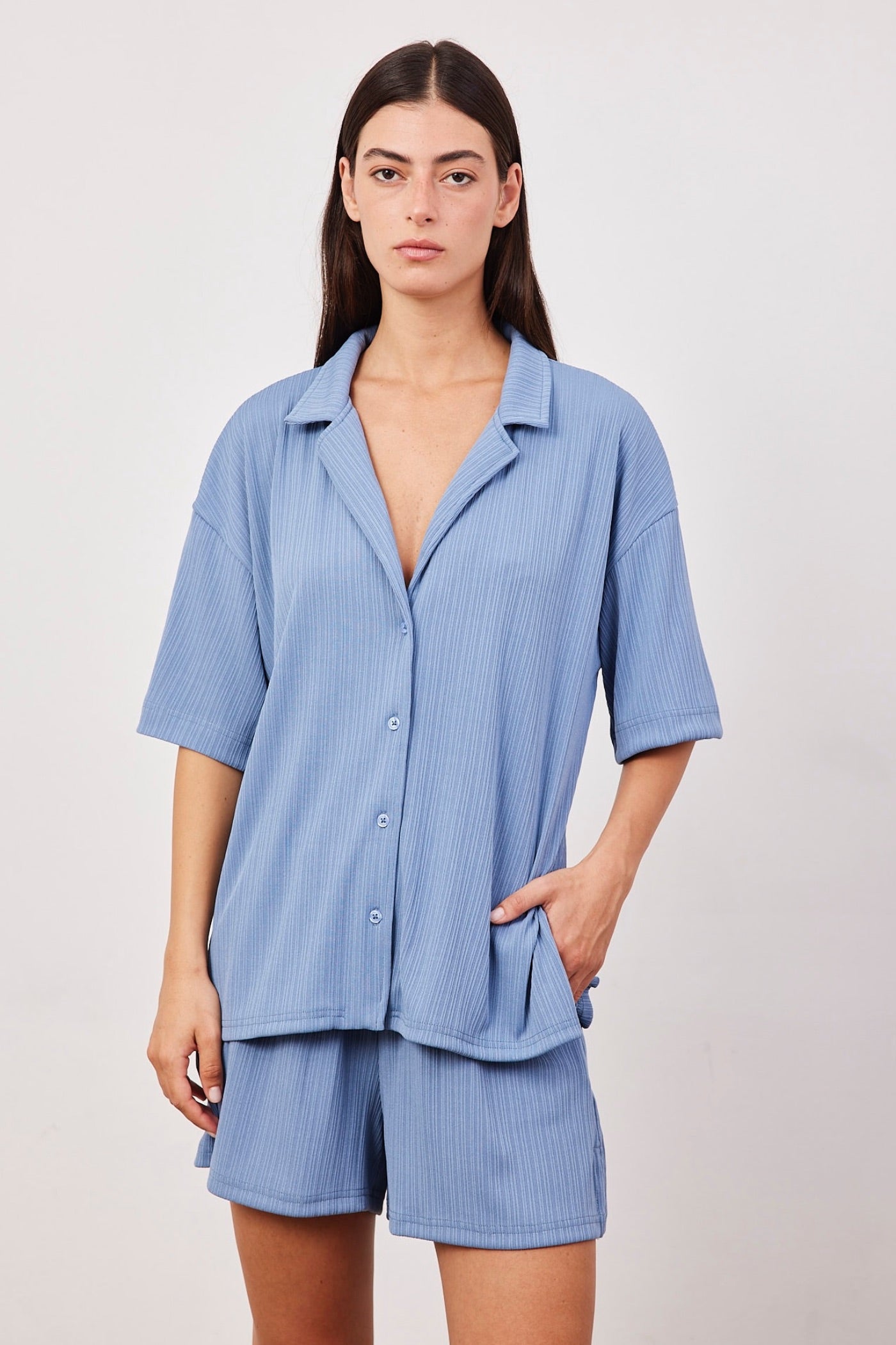 חליפה קצרה בטקסטורת פסים - ITAY BRANDS