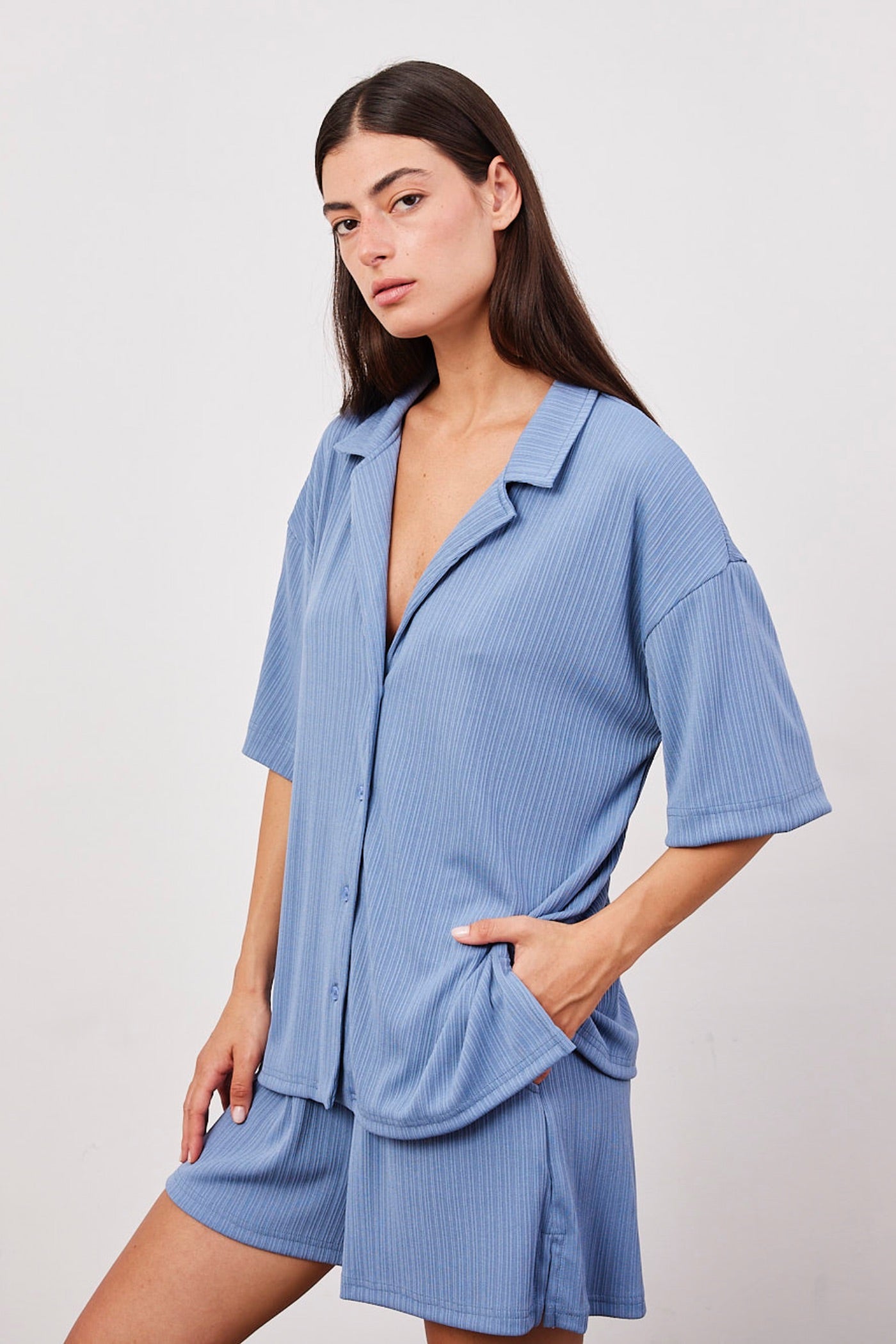 חליפה קצרה בטקסטורת פסים - ITAY BRANDS