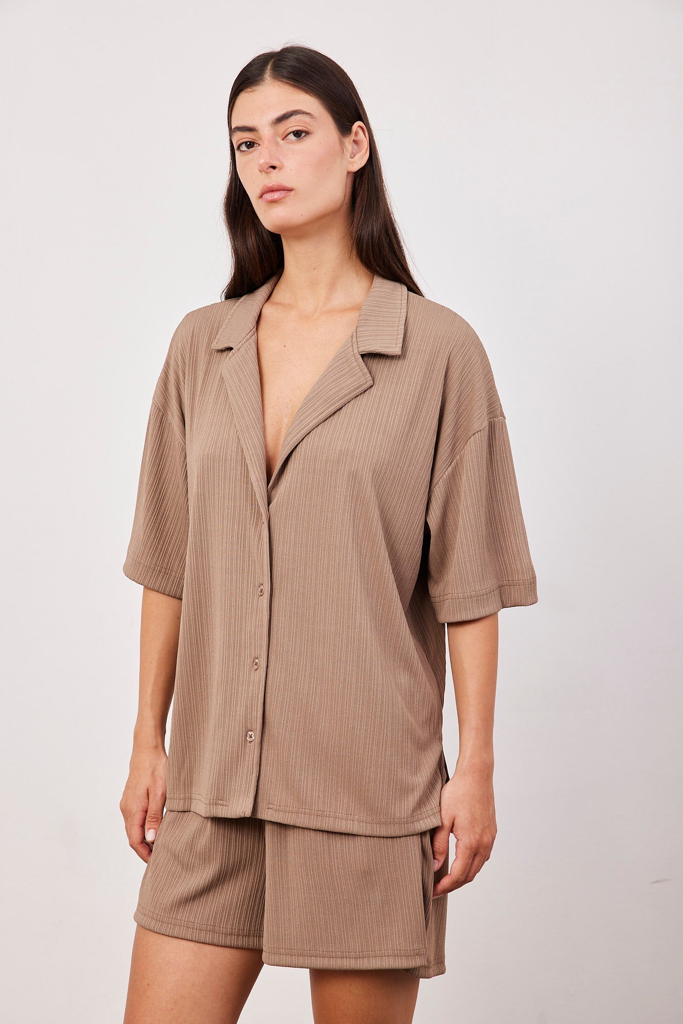 חליפה קצרה בטקסטורת פסים - ITAY BRANDS