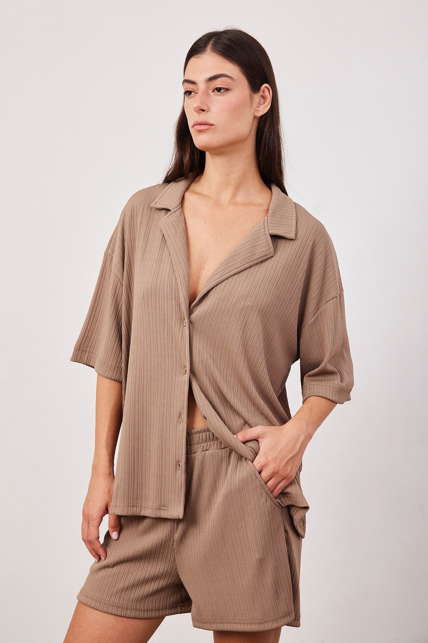 חליפה קצרה בטקסטורת פסים - ITAY BRANDS