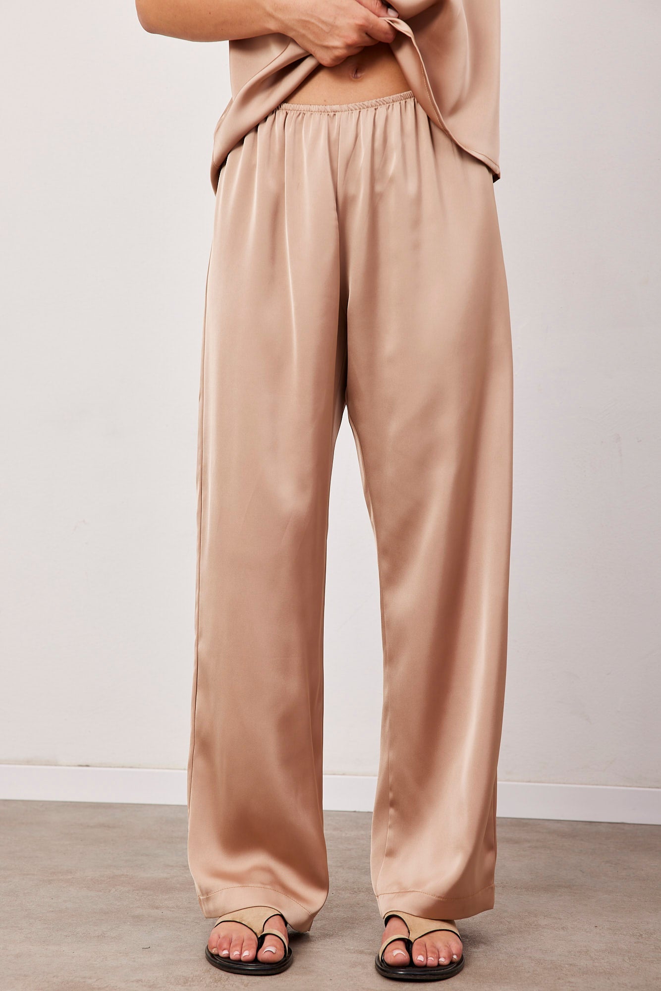 חליפת גופייה במראה סאטן - ITAY BRANDS