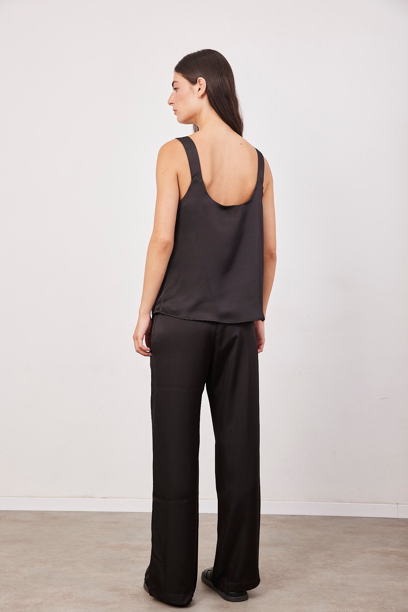 חליפת גופייה במראה סאטן - ITAY BRANDS