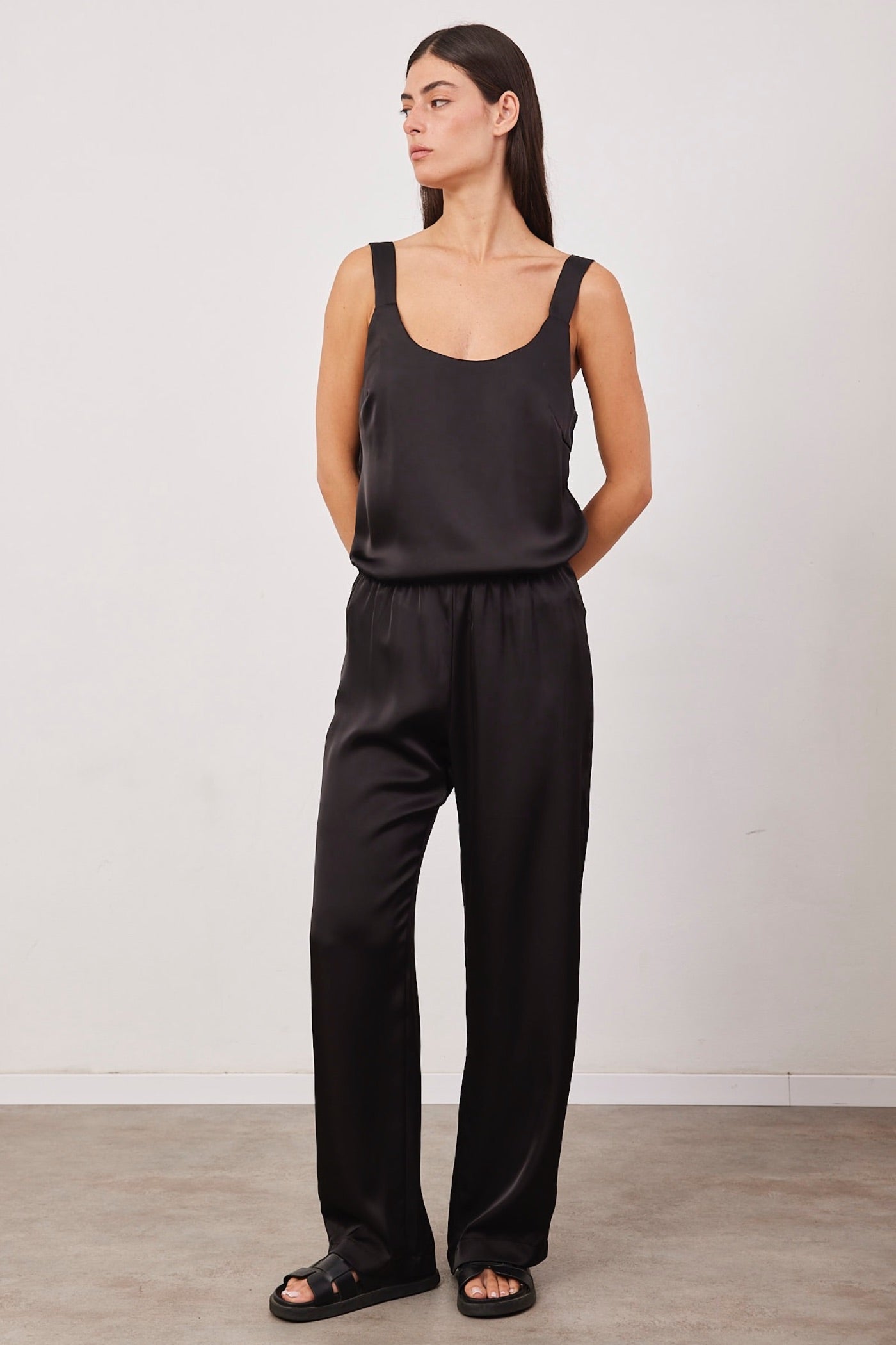 חליפת גופייה במראה סאטן - ITAY BRANDS