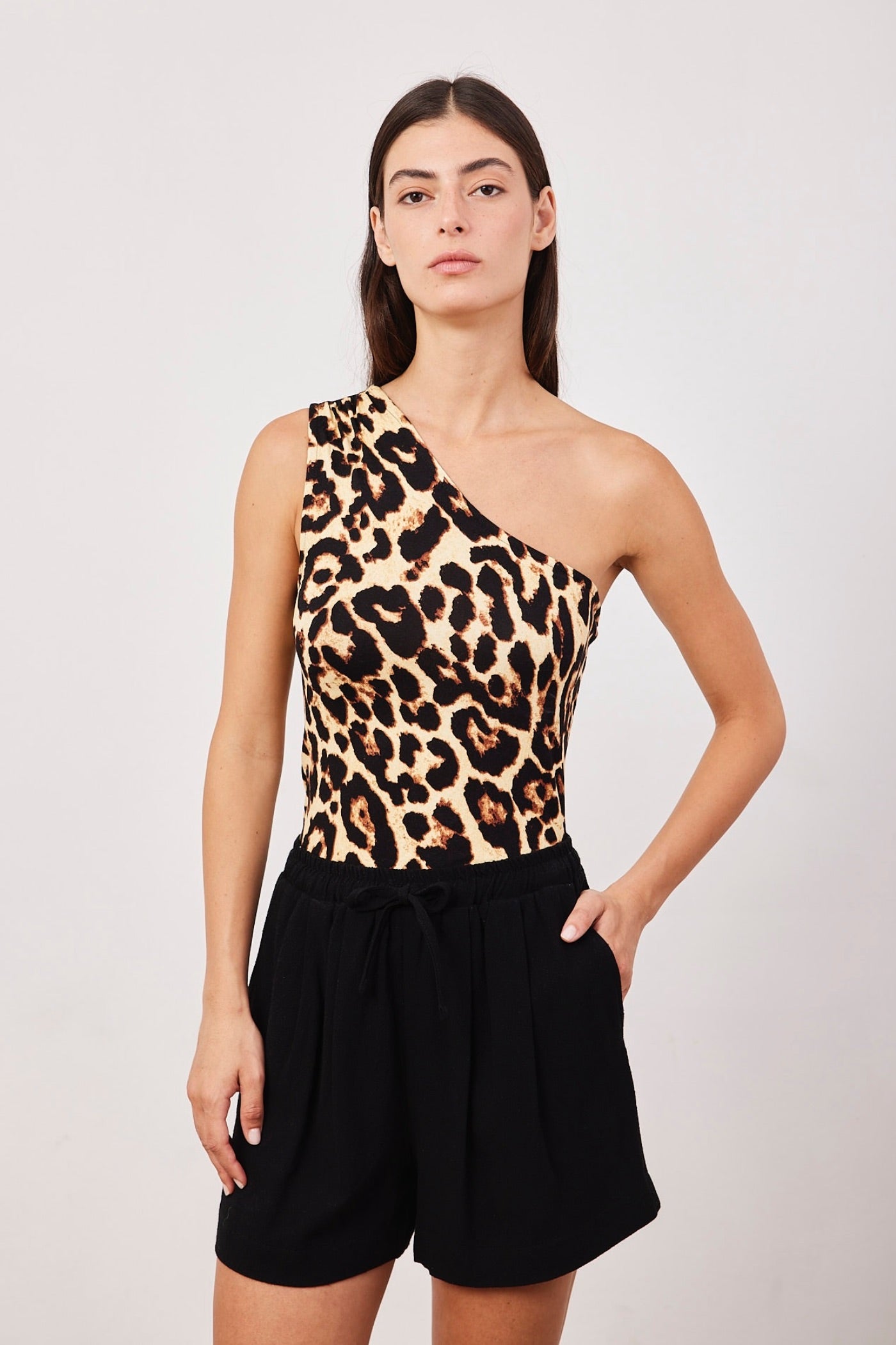 גופיית וואן שולדר מנומרת - ITAY BRANDS