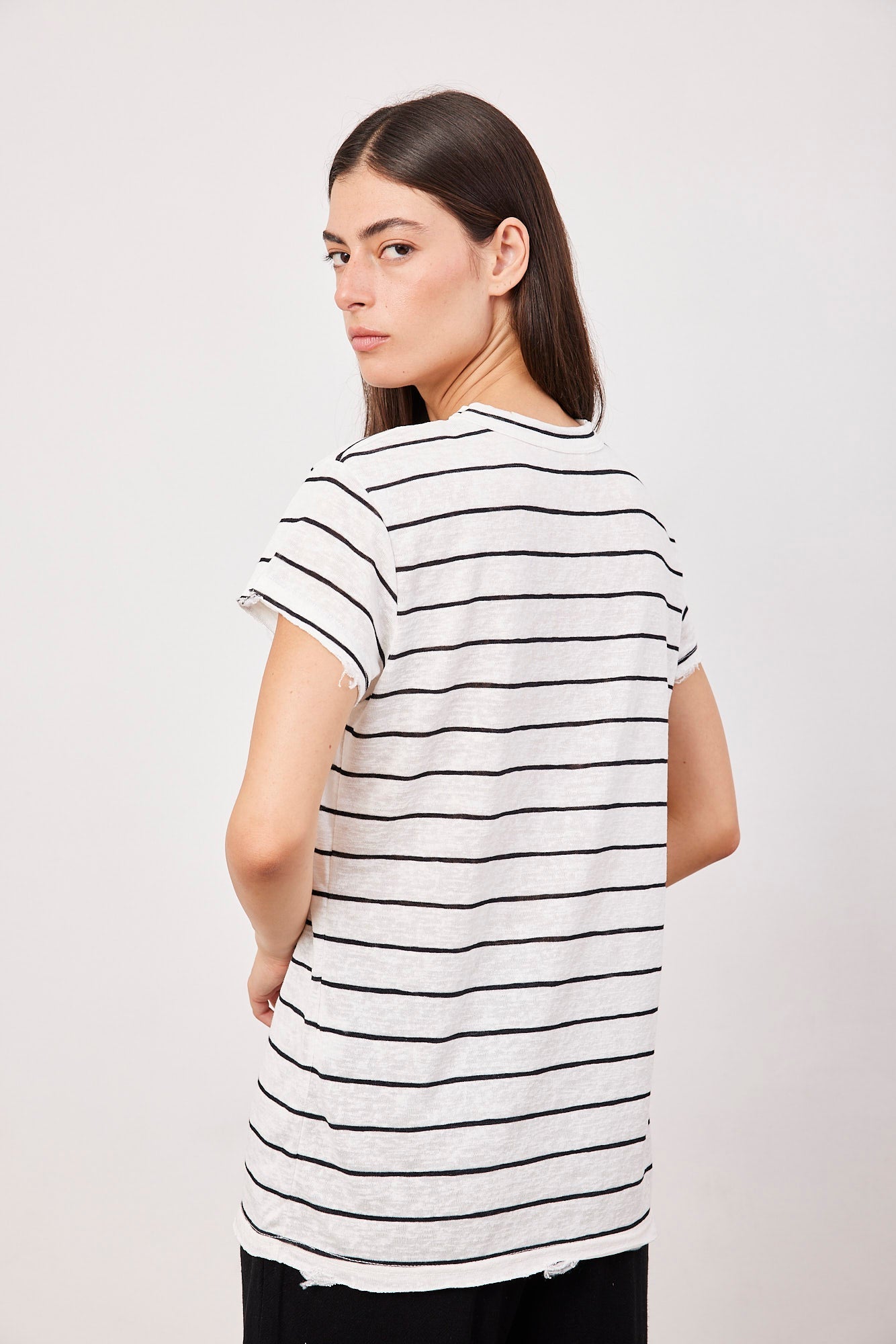 טישרט פסים בגימור קרעים - ITAY BRANDS