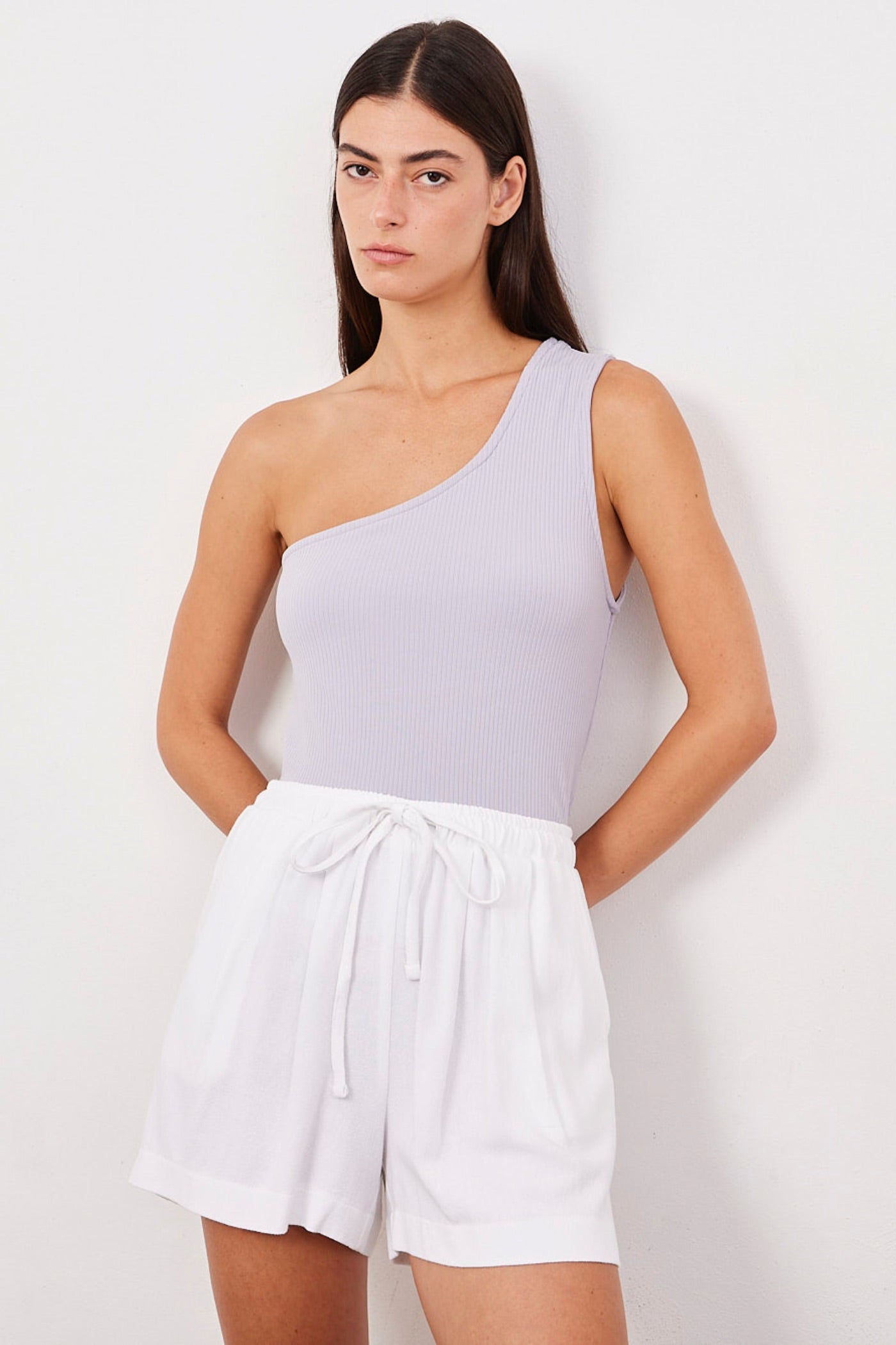 שורט בשילוב פשתן עם קשירה - ITAY BRANDS