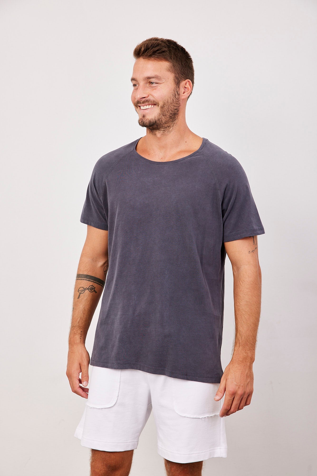 טישרט כותנה עם תיפור בולט - ITAY BRANDS