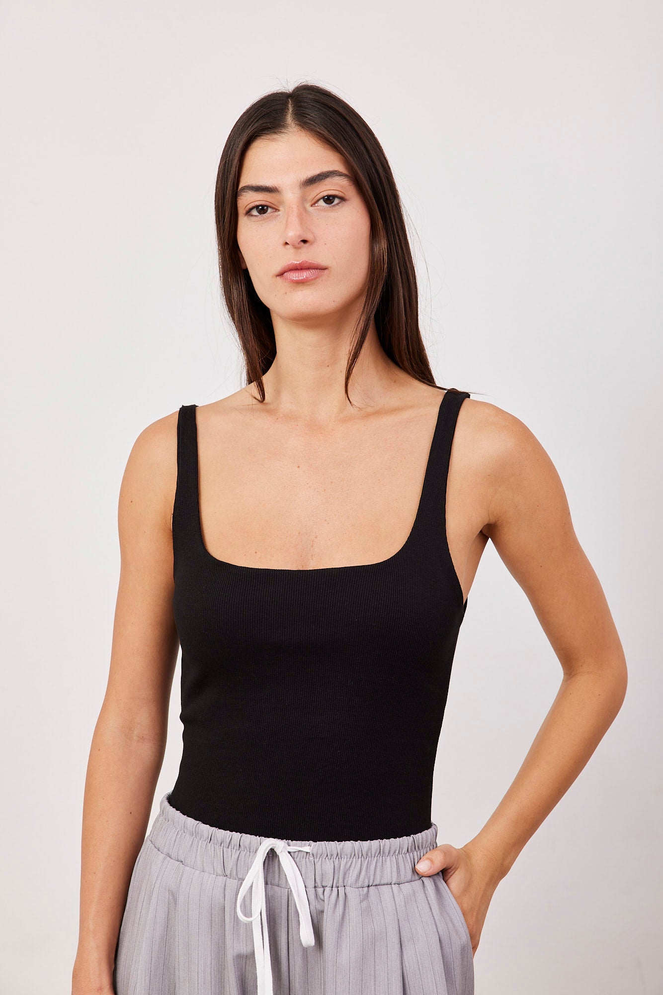 גופיית ריב עם מחשוף מרובע - ITAY BRANDS