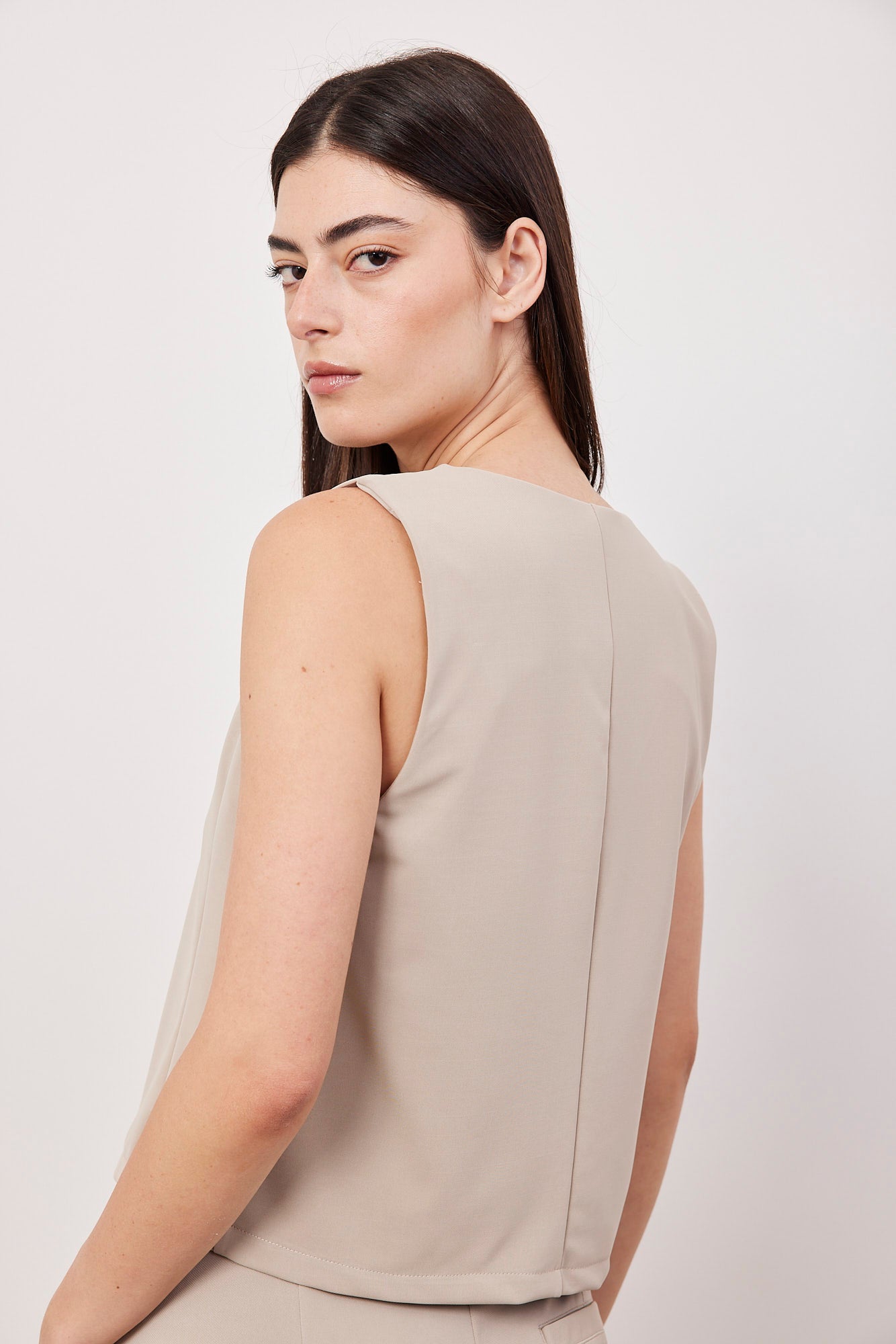 וסט עם קשירה קדמית - ITAY BRANDS