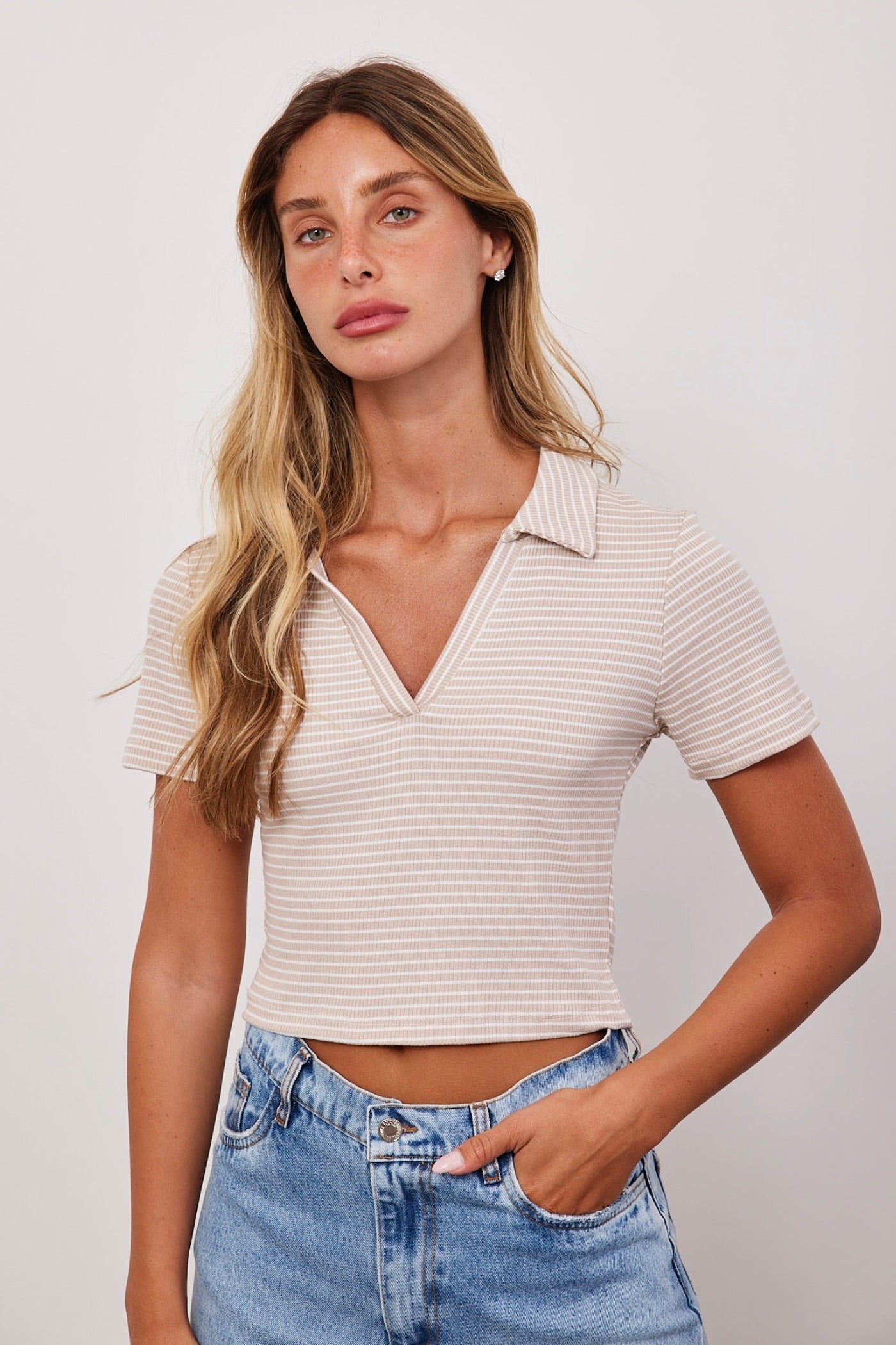 חולצת צווארון קרופ פסים - ITAY BRANDS