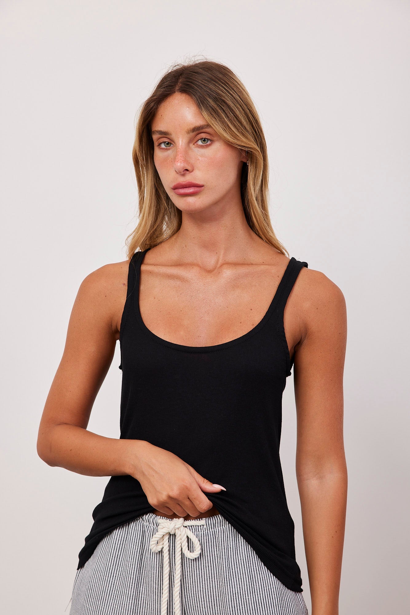 גופיית ריב עם כתפיות דקות - ITAY BRANDS