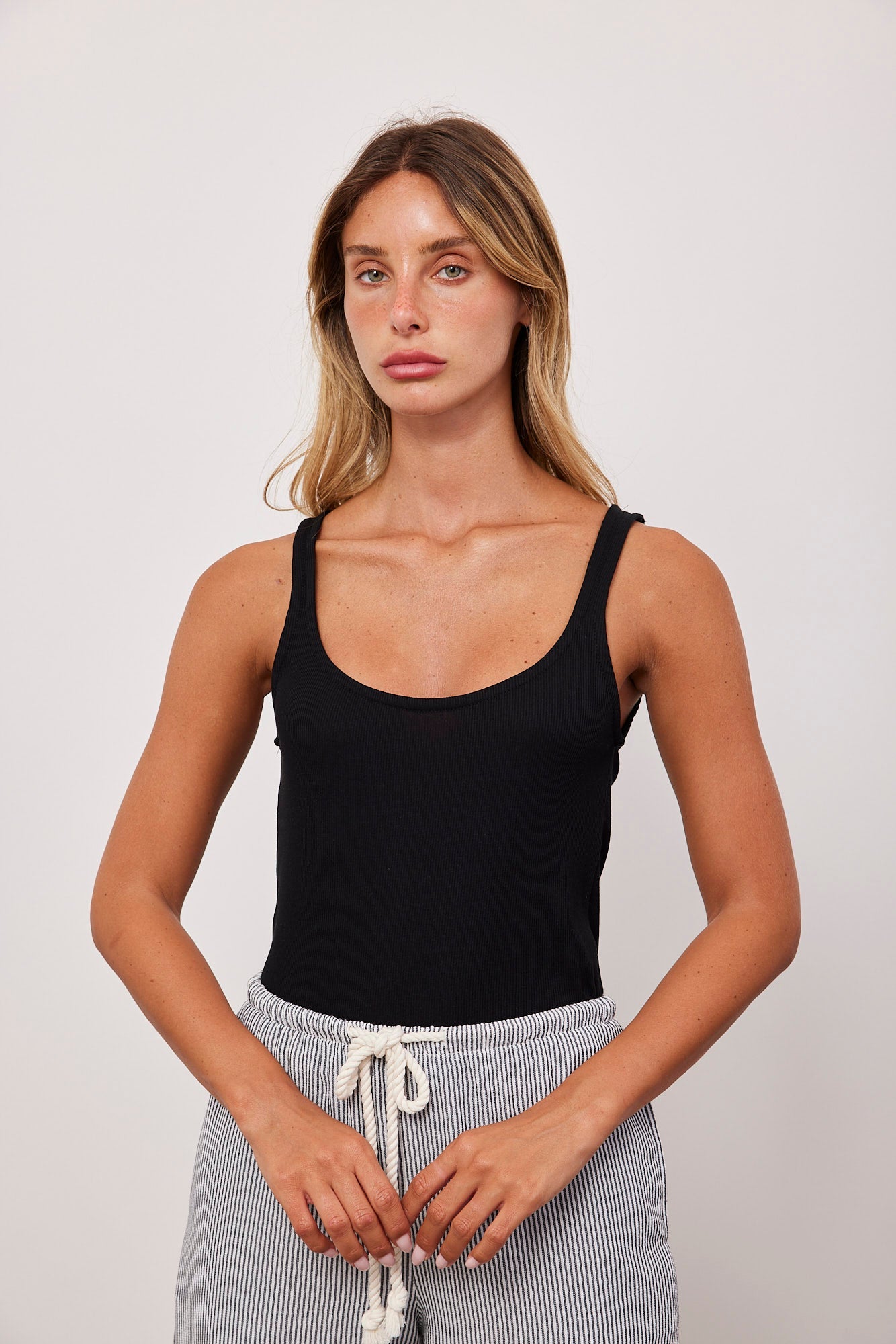 גופיית ריב עם כתפיות דקות - ITAY BRANDS