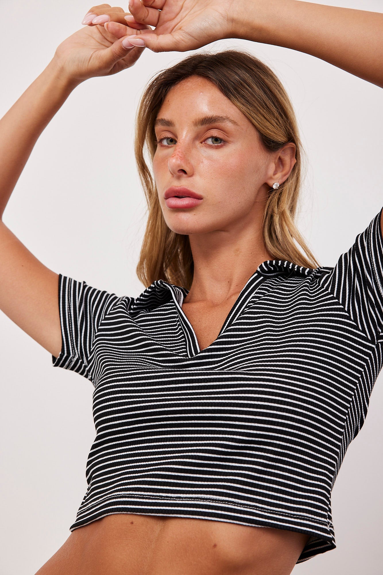 חולצת צווארון קרופ פסים - ITAY BRANDS