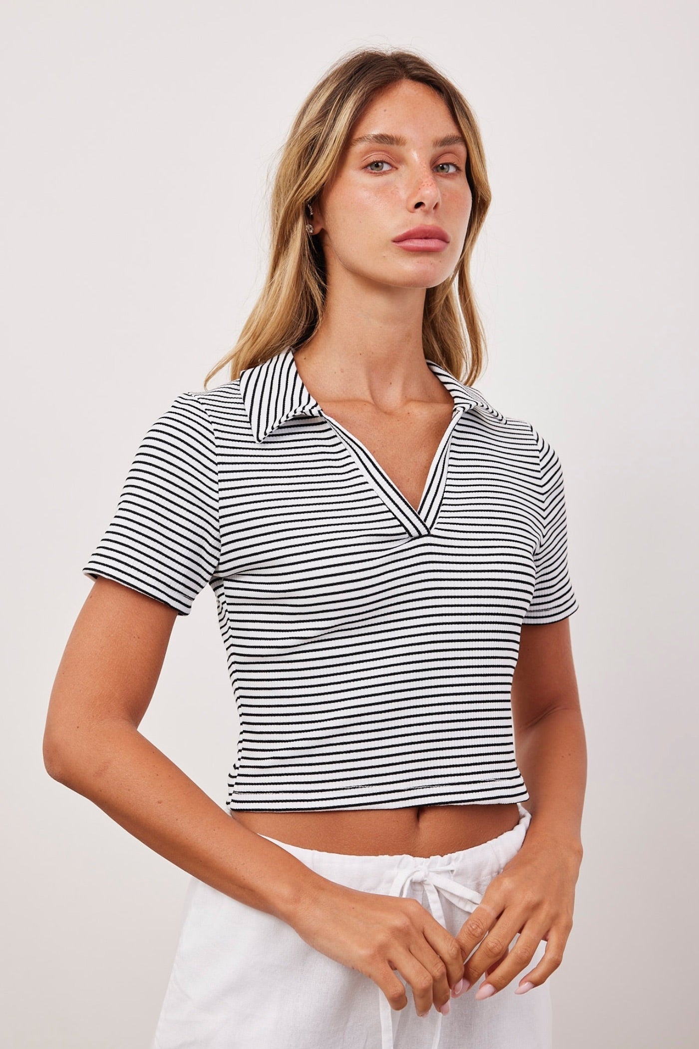 חולצת צווארון קרופ פסים - ITAY BRANDS