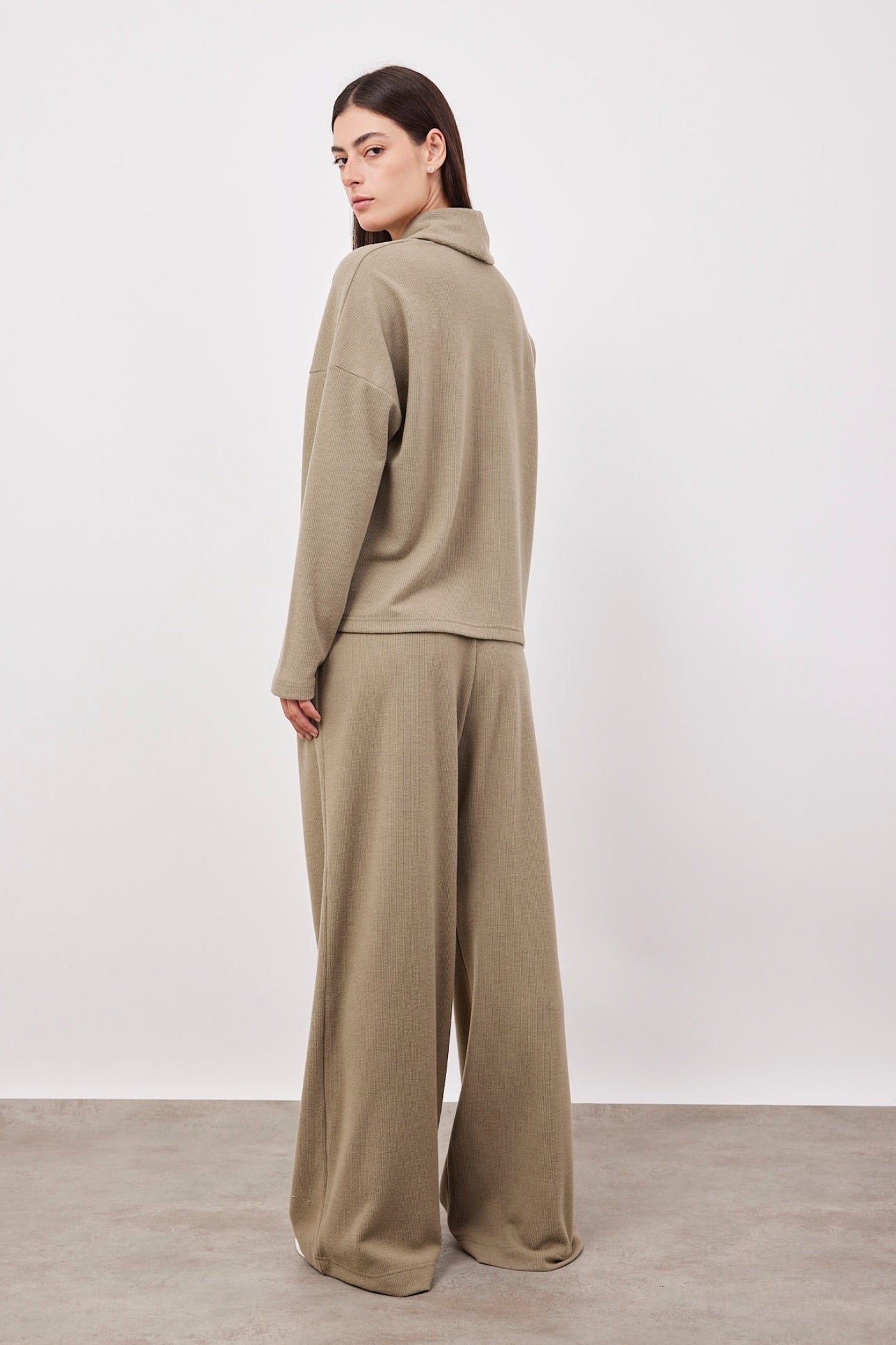 חליפת סריג רכה מכופתרת - ITAY BRANDS