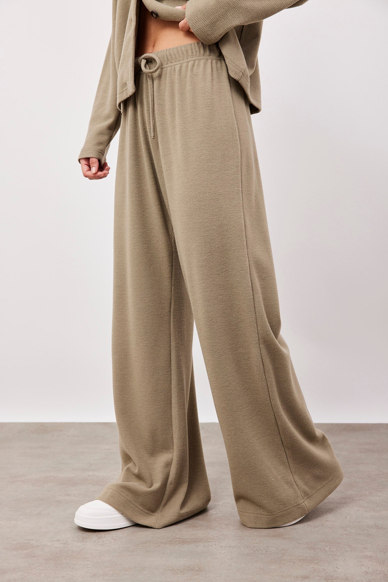 חליפת סריג רכה מכופתרת - ITAY BRANDS