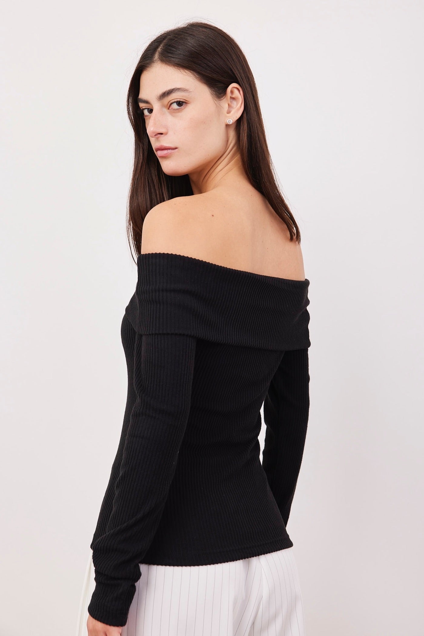 חולצת אוף שולדרס בטקסטורת פסים - ITAY BRANDS