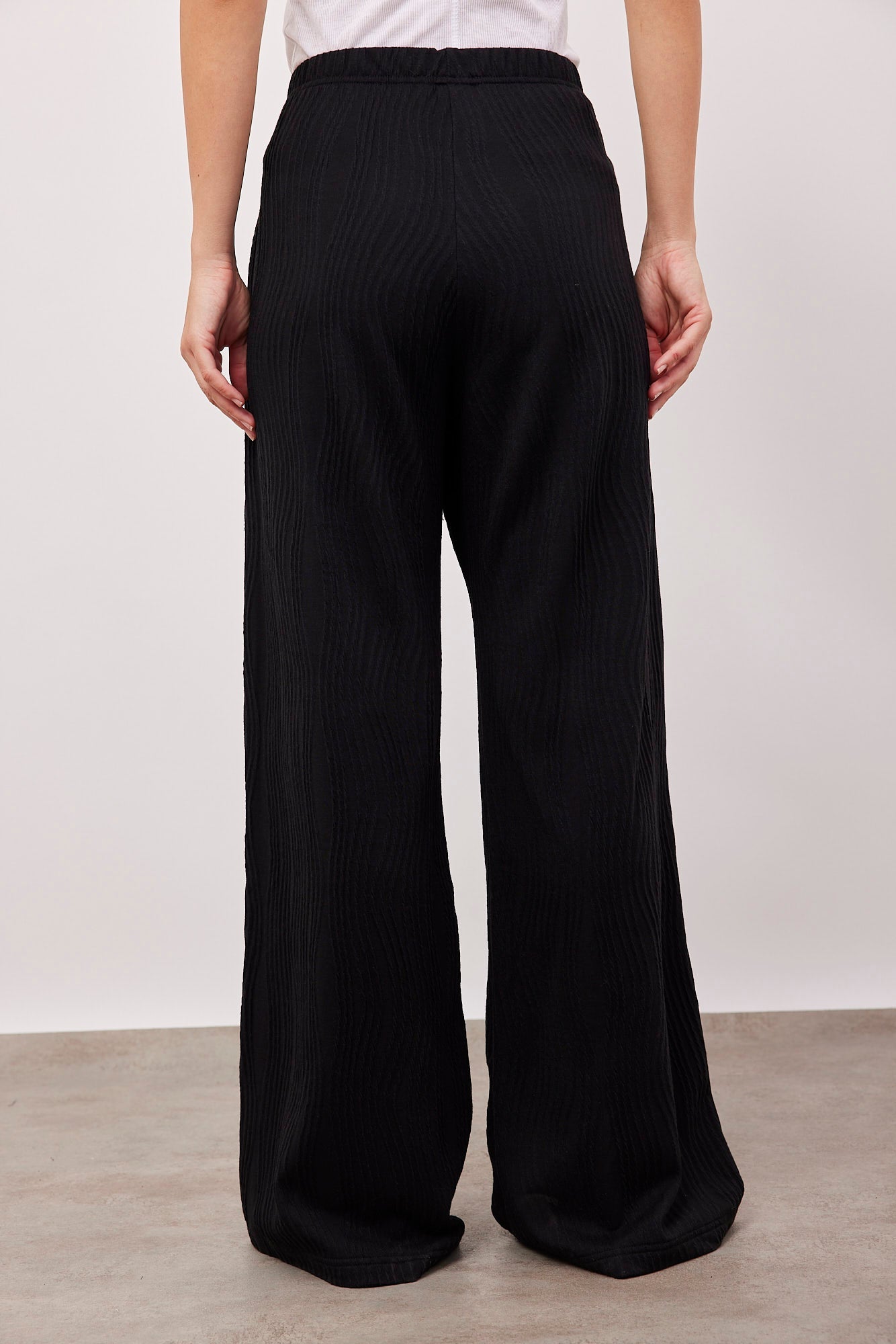 מכנסיים ארוכים בטקסטורה - ITAY BRANDS