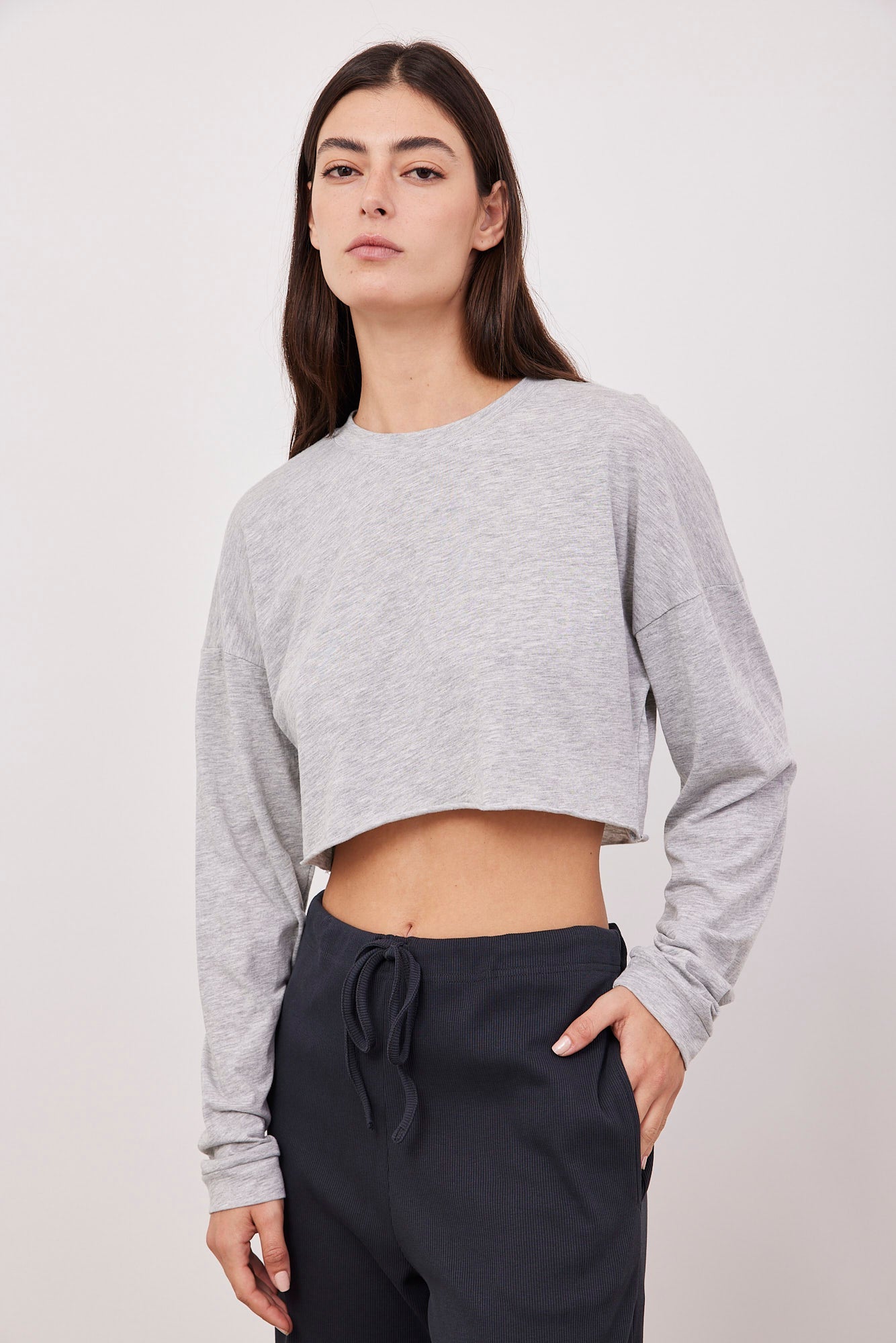 חולצת קרופ ארוכה בסיומת פרומה - ITAY BRANDS