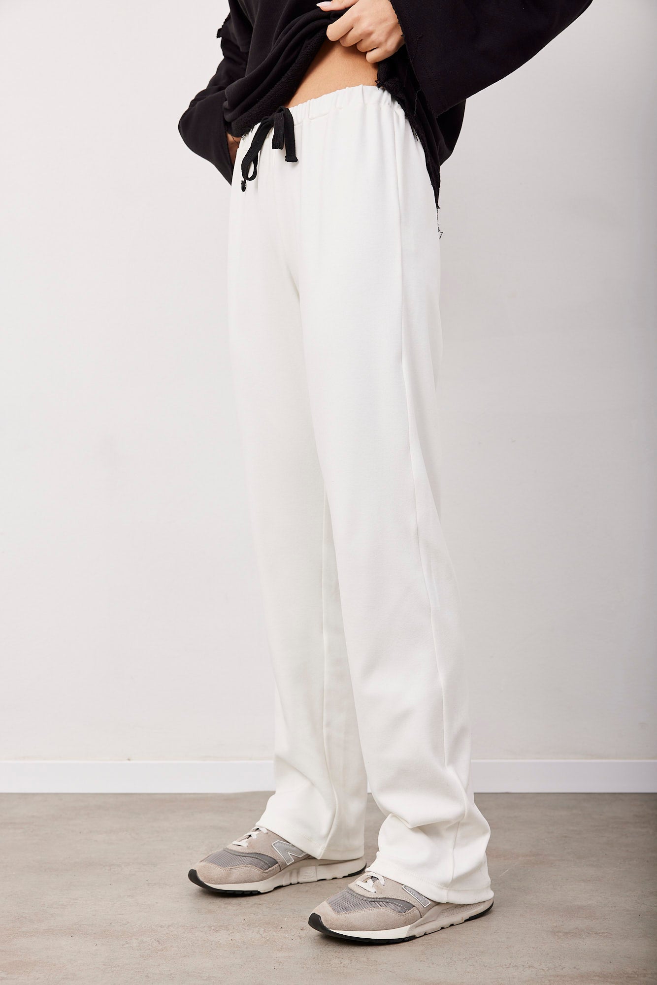 מכנסיים ארוכים עם שרוך קולור בלוק - ITAY BRANDS