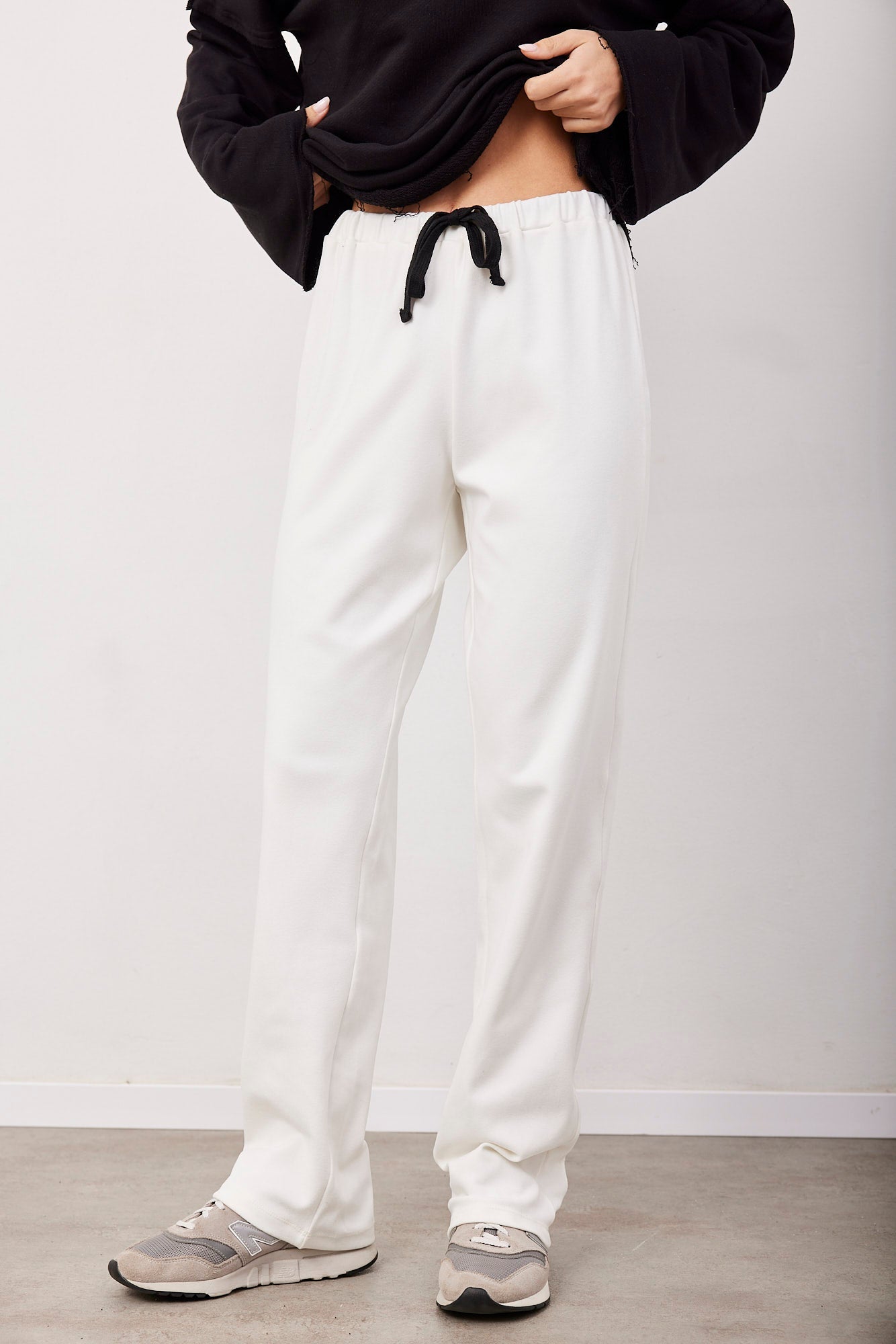 מכנסיים ארוכים עם שרוך קולור בלוק - ITAY BRANDS