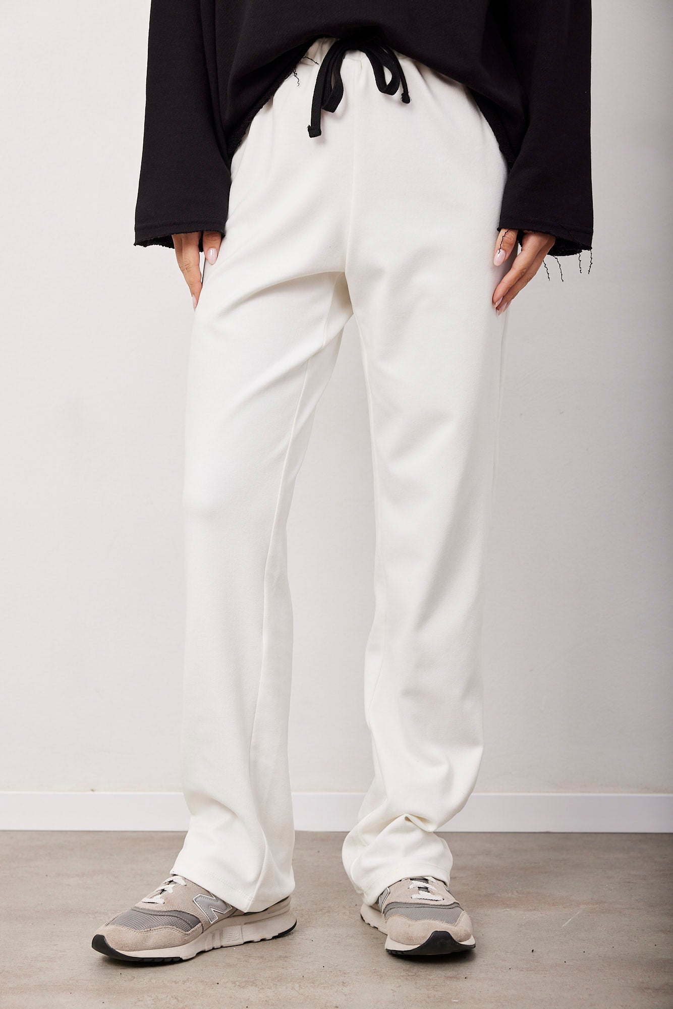 מכנסיים ארוכים עם שרוך קולור בלוק - ITAY BRANDS