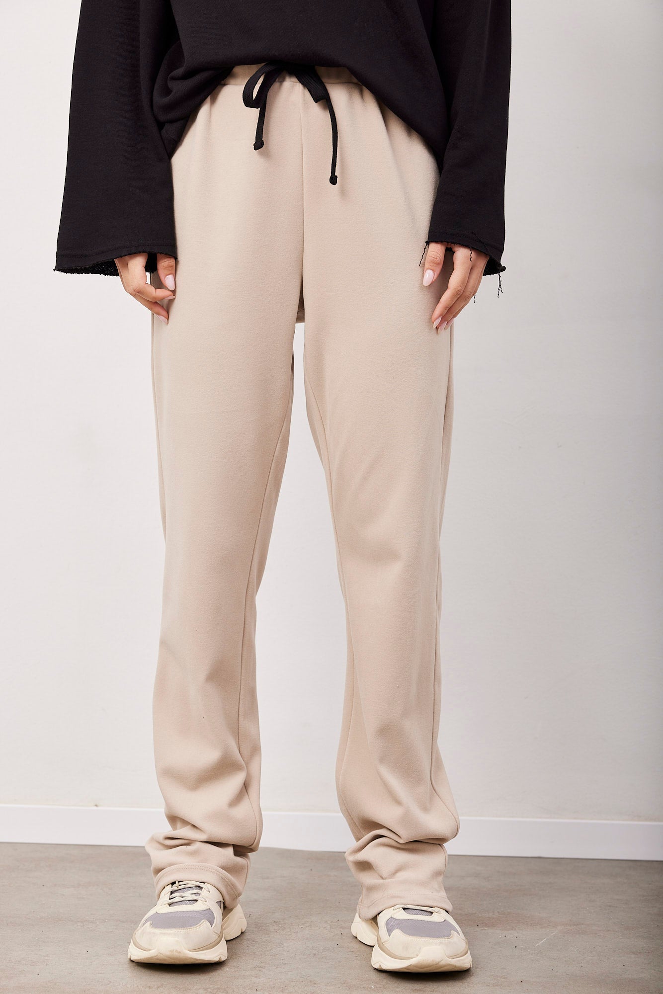 מכנסיים ארוכים עם שרוך קולור בלוק - ITAY BRANDS