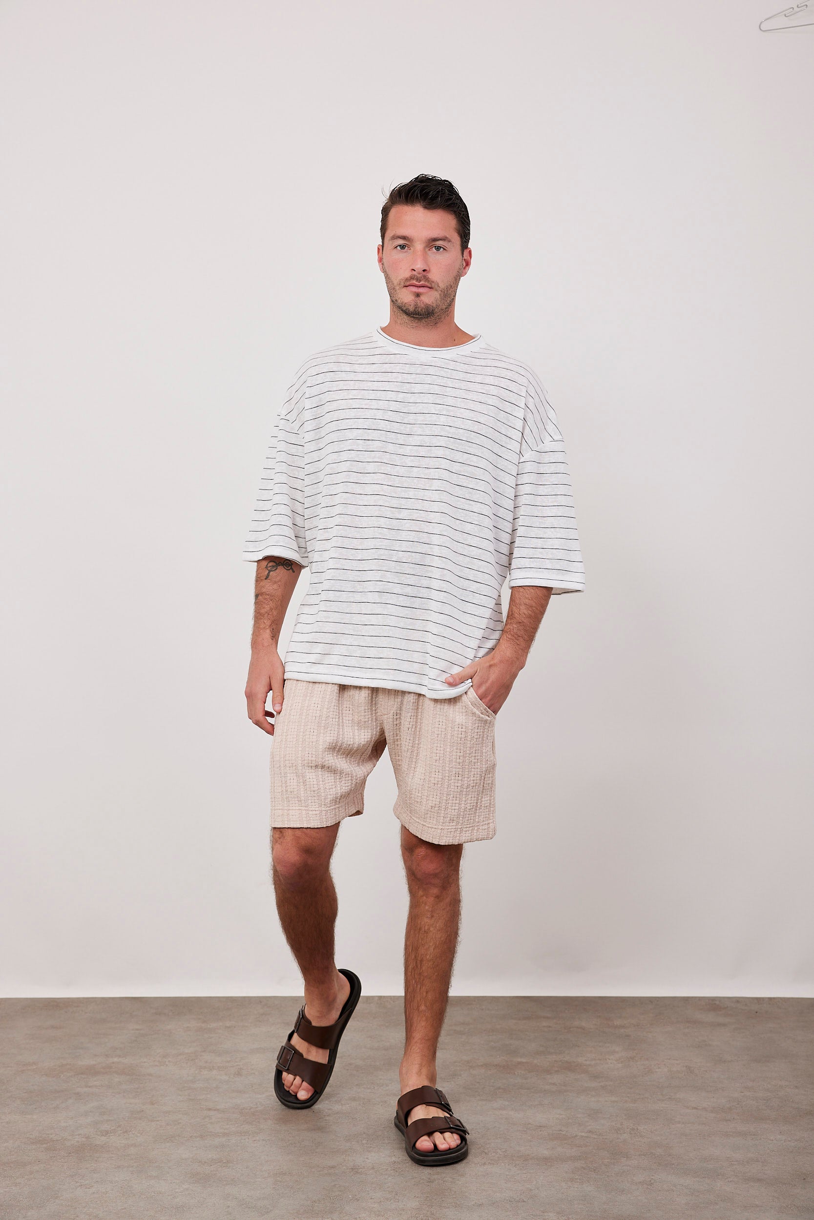 מכנסי ברמודה בטקסטורה