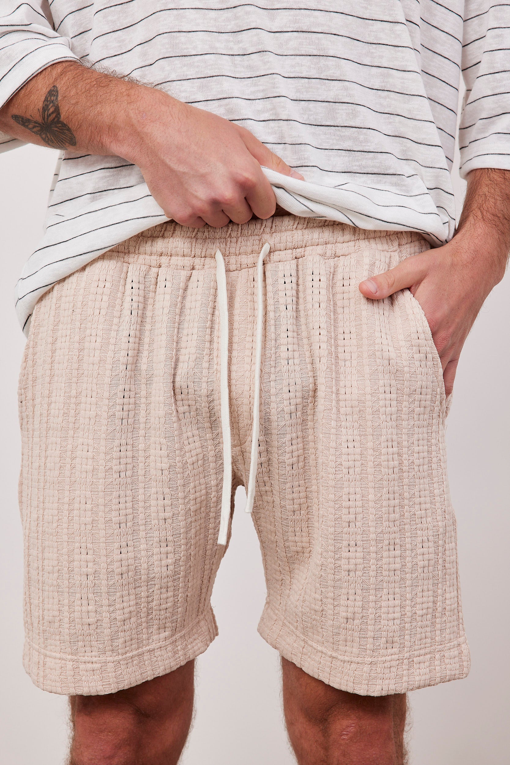 מכנסי ברמודה בטקסטורה