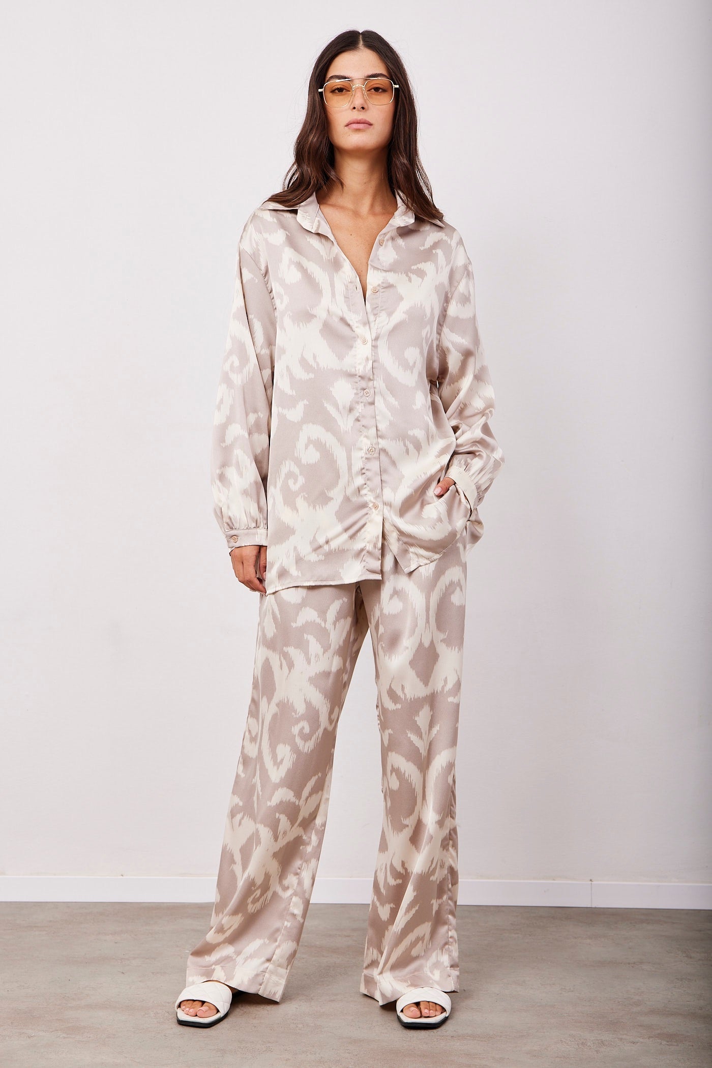 חליפת דמוי סאטן פרינט - ITAY BRANDS