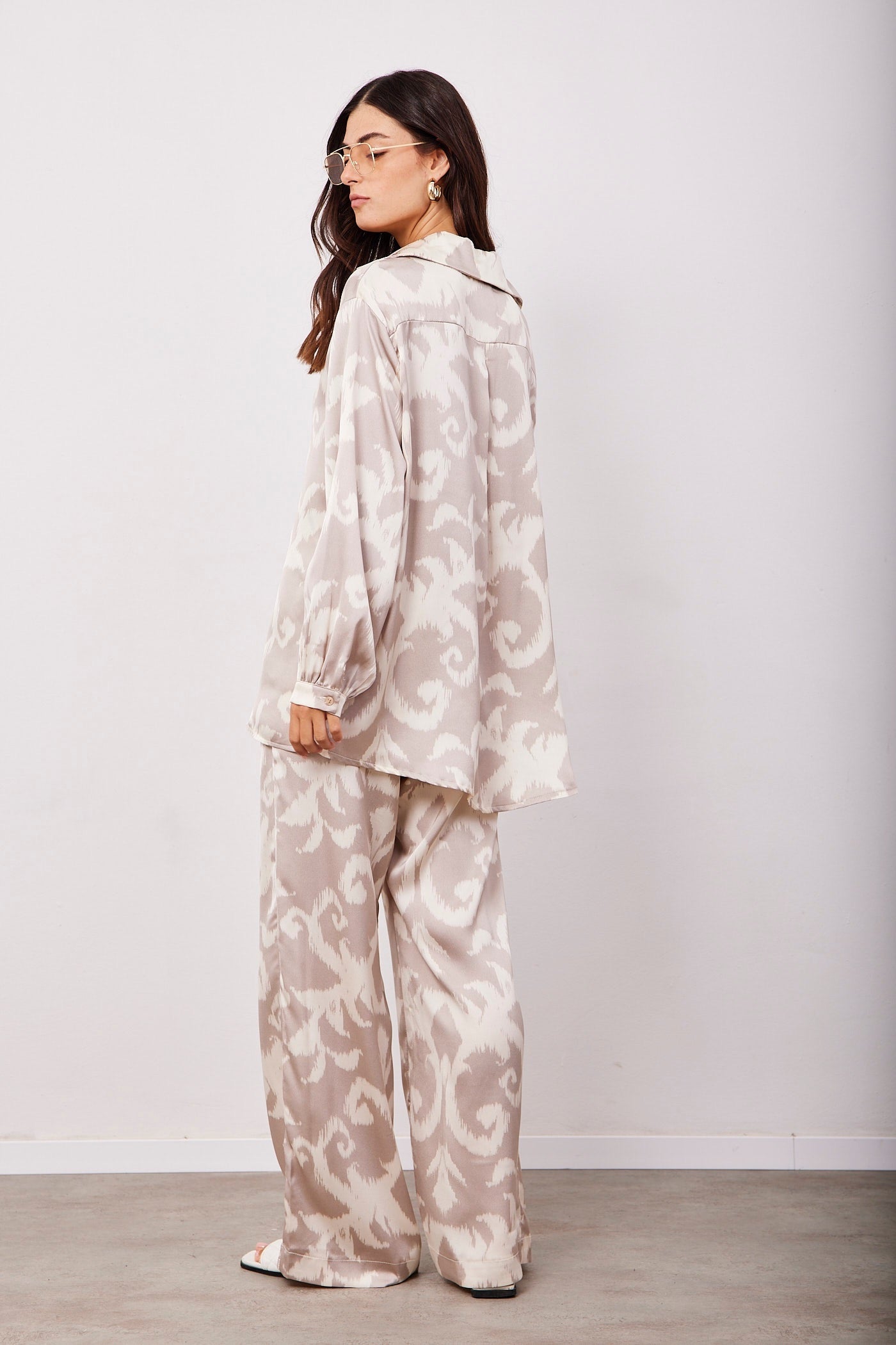 חליפת דמוי סאטן פרינט - ITAY BRANDS